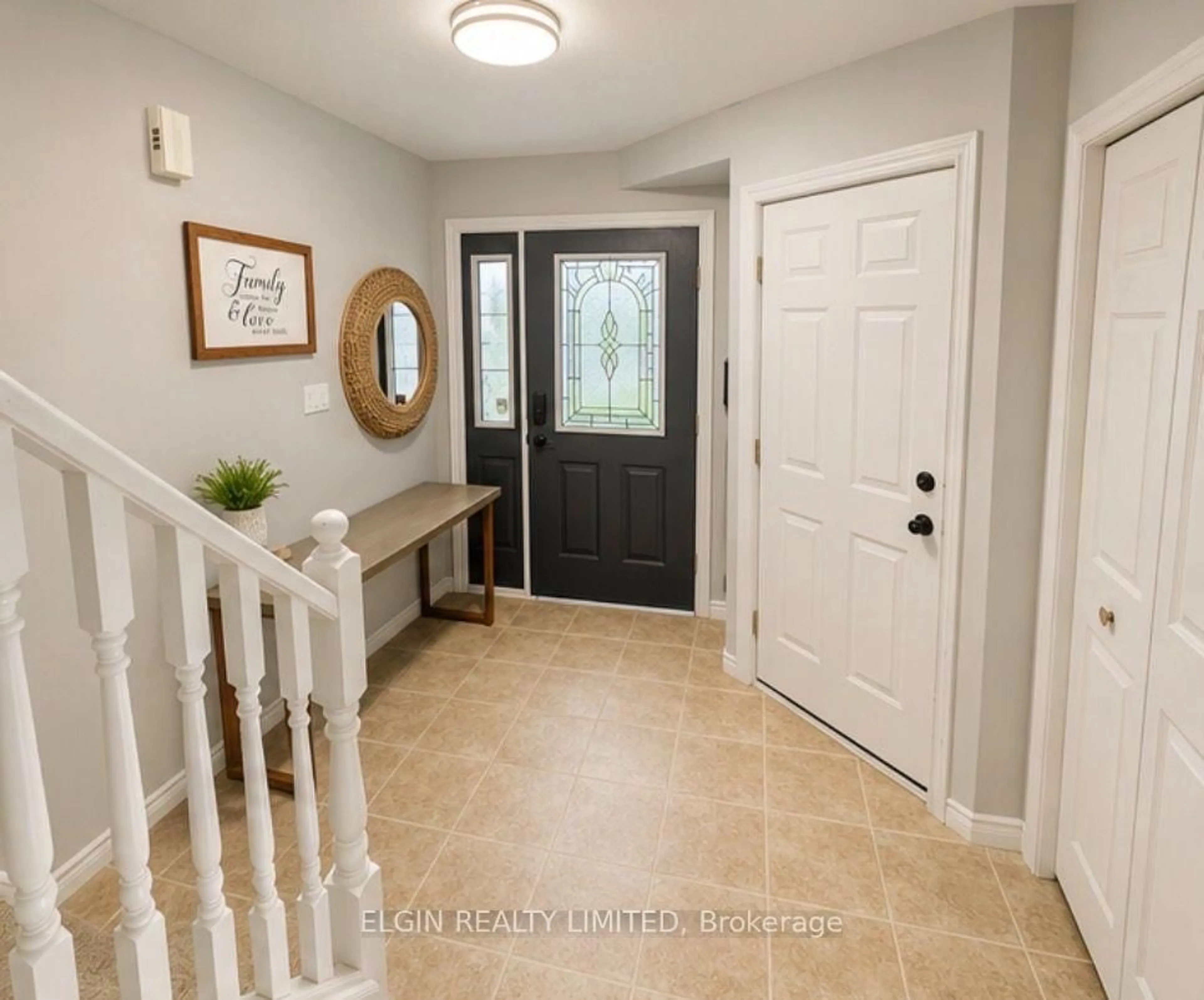 Indoor entryway for 42022 Mcbain Line, Central Elgin Ontario N5P 4P4