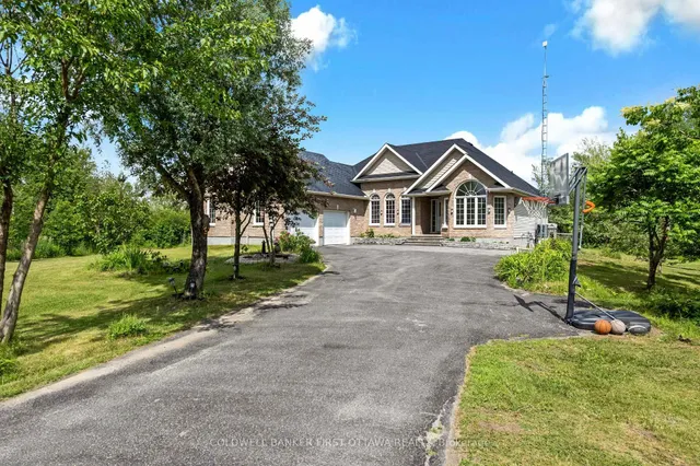 11 Rideau Crossing Cres, North Grenville 2