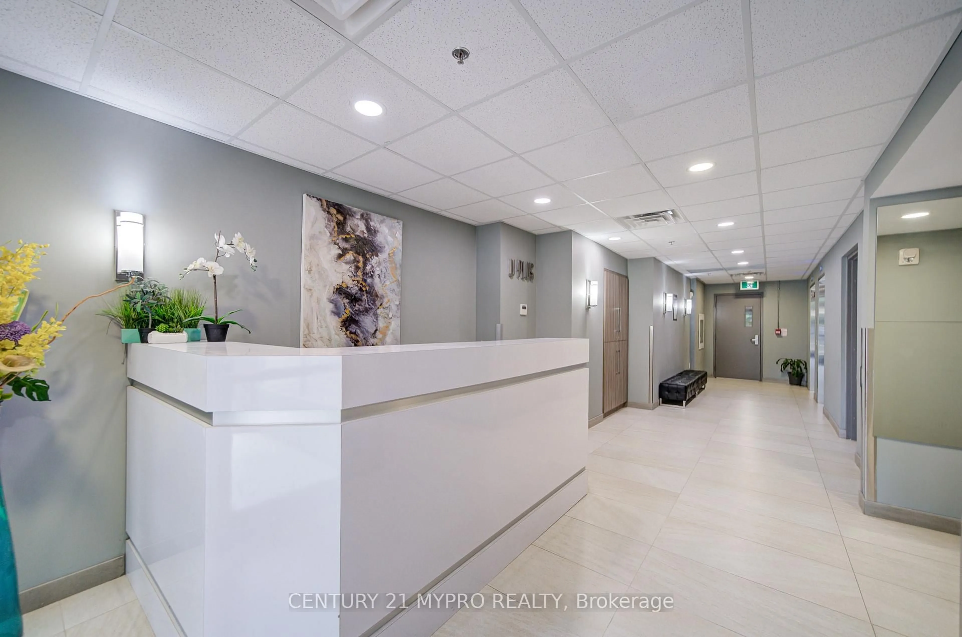 Indoor foyer for 321 Spruce St #710, Waterloo Ontario N2L 0G4