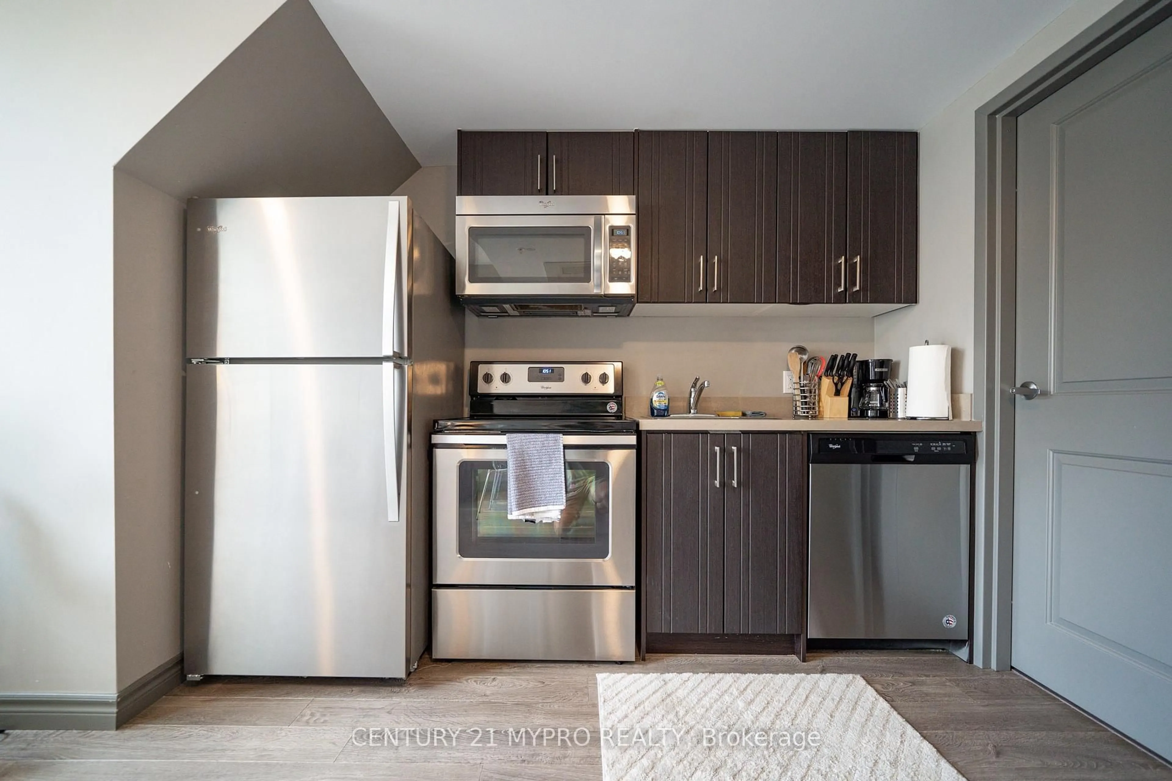 Standard kitchen, unknown for 321 Spruce St #710, Waterloo Ontario N2L 0G4