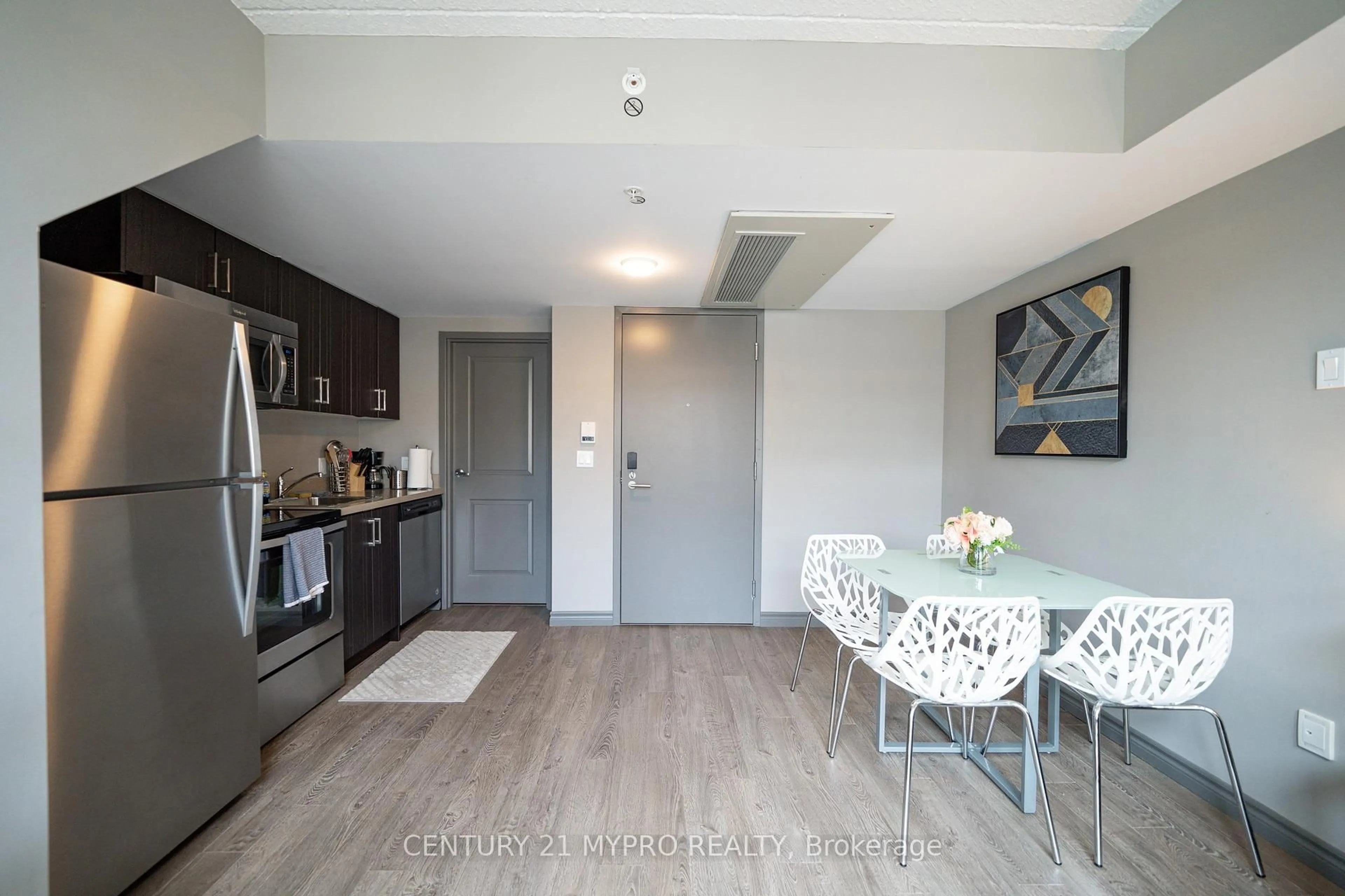 Standard kitchen, unknown for 321 Spruce St #710, Waterloo Ontario N2L 0G4