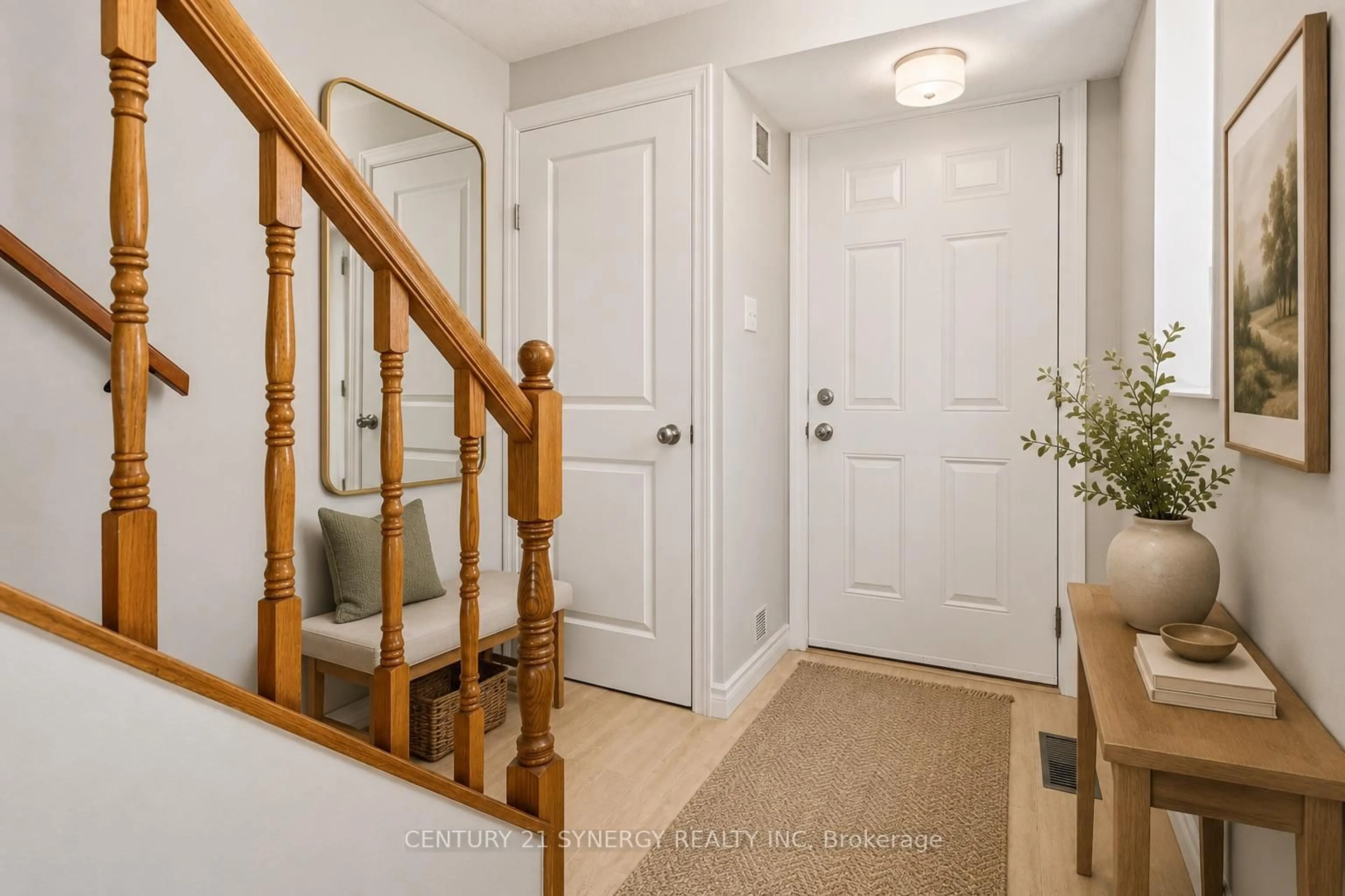Indoor entryway for 1472 Heatherington Rd #C, Ottawa Ontario K1V 6S1