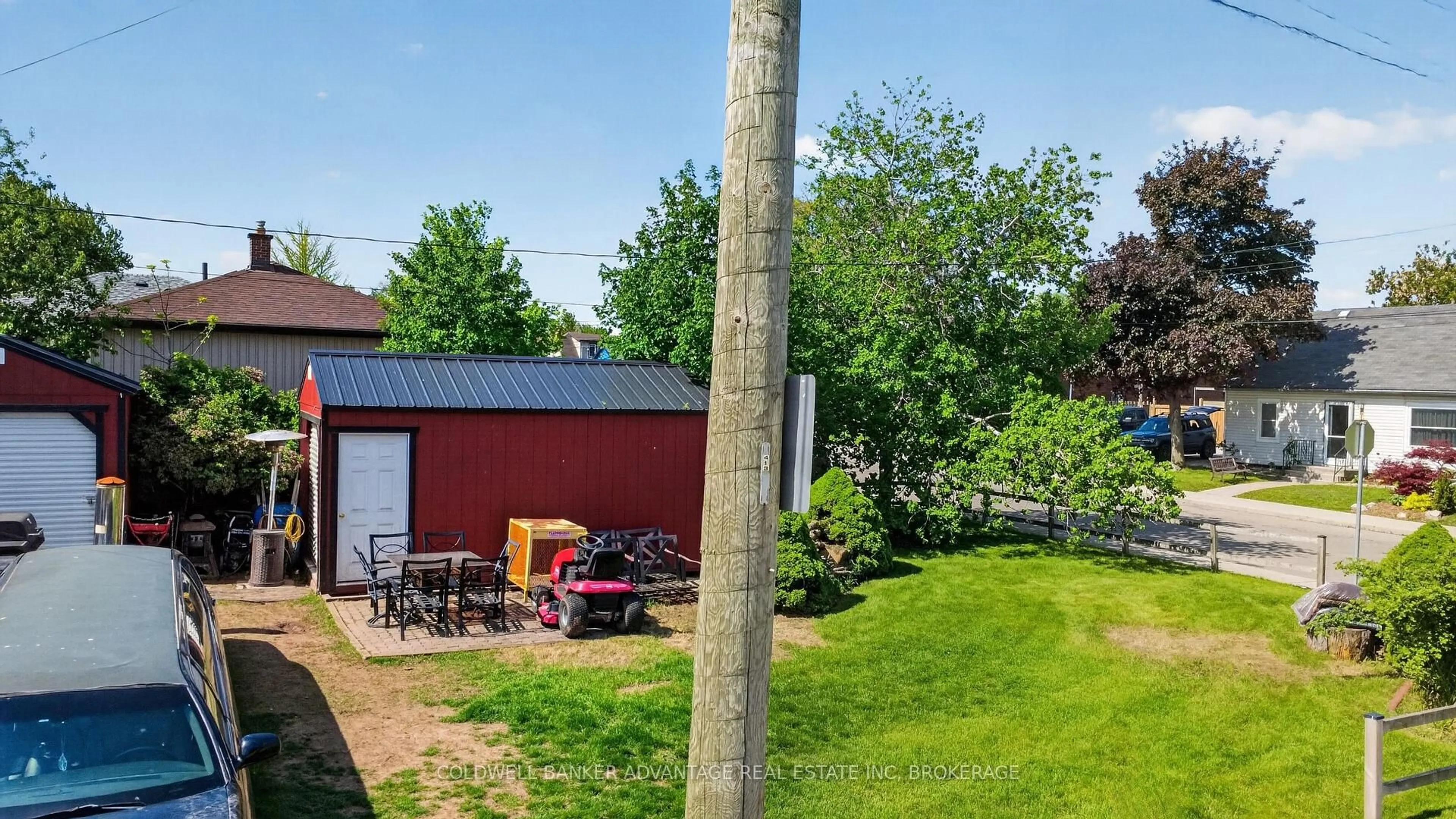 Patio, street for 614 Waterloo St, Hamilton Ontario L8H 6V5