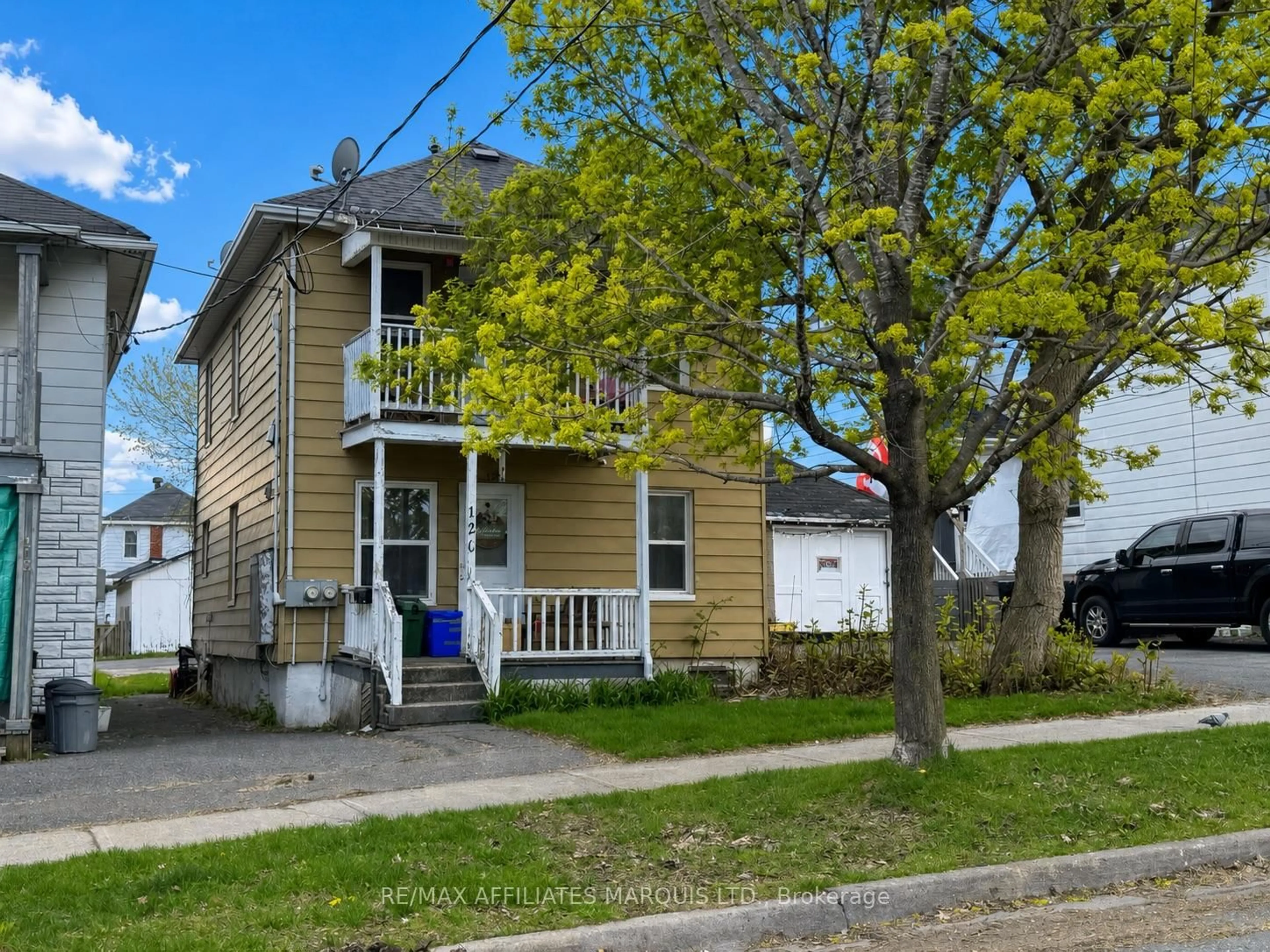 Home with vinyl exterior material, street for 120-120A Guy St, Cornwall Ontario K6H 4T8