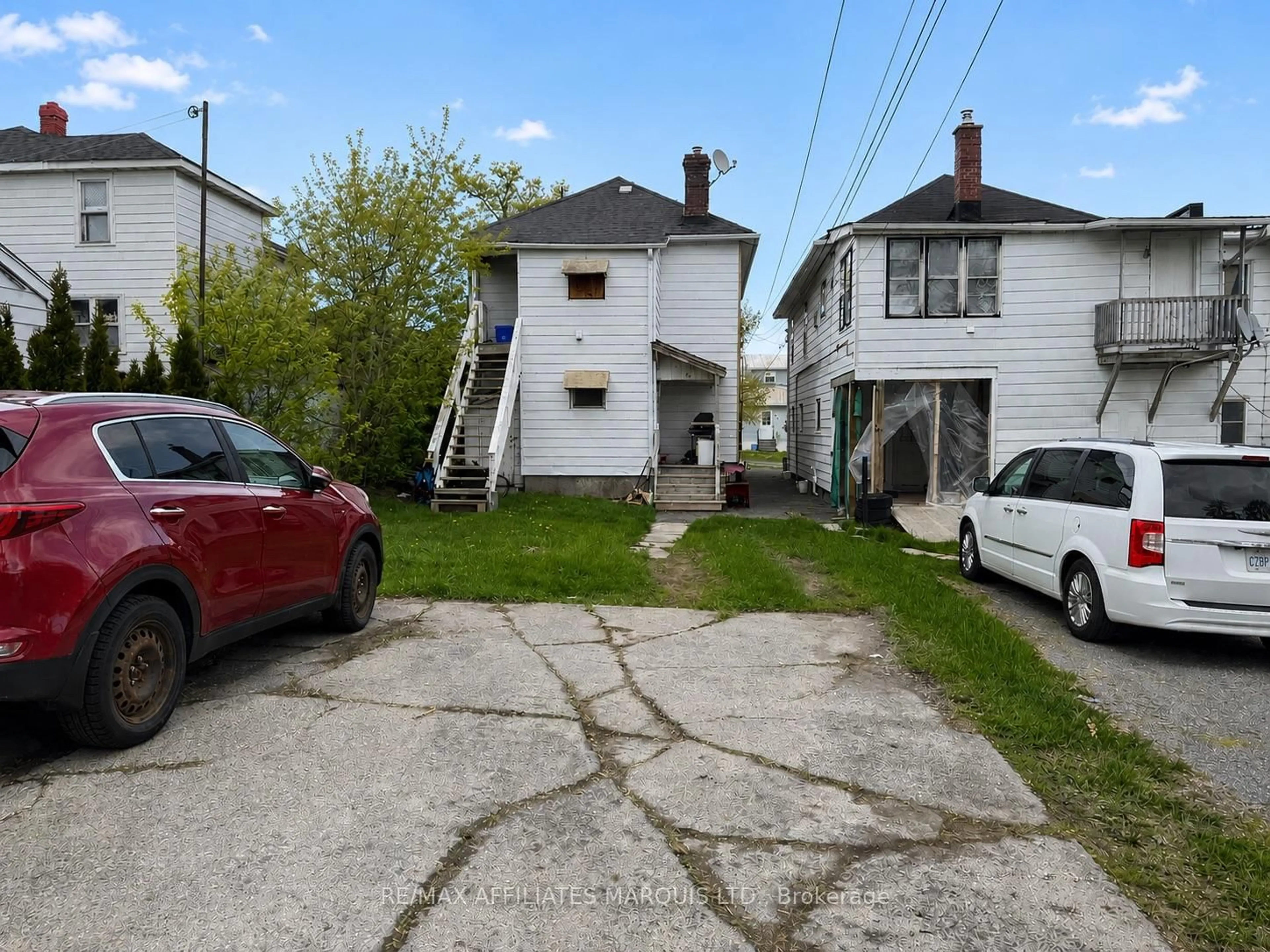 A pic from outside/outdoor area/front of a property/back of a property/a pic from drone, street for 120-120A Guy St, Cornwall Ontario K6H 4T8