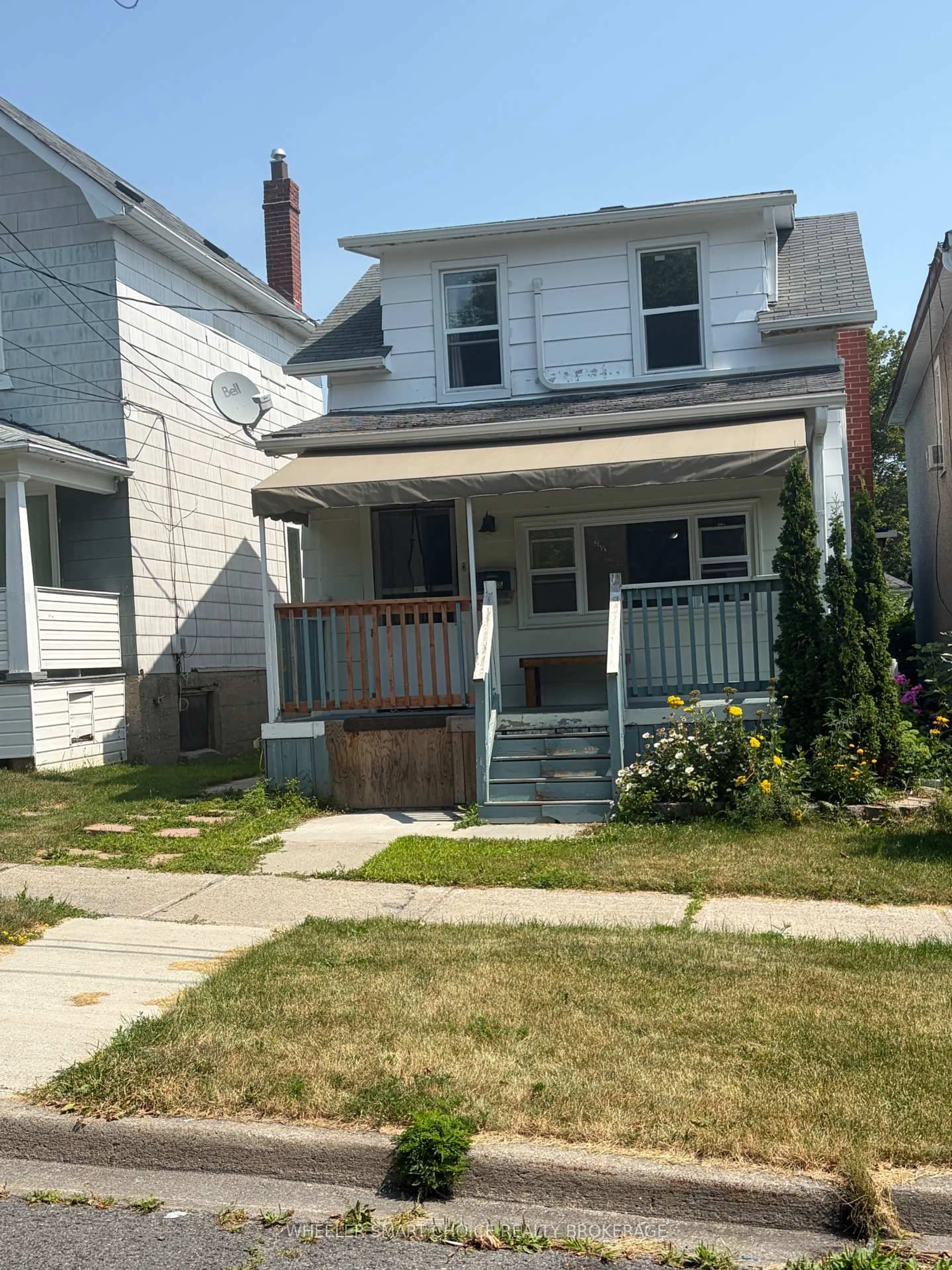 Home with vinyl exterior material, street for 115 Guy St, Cornwall Ontario K6H 4T7