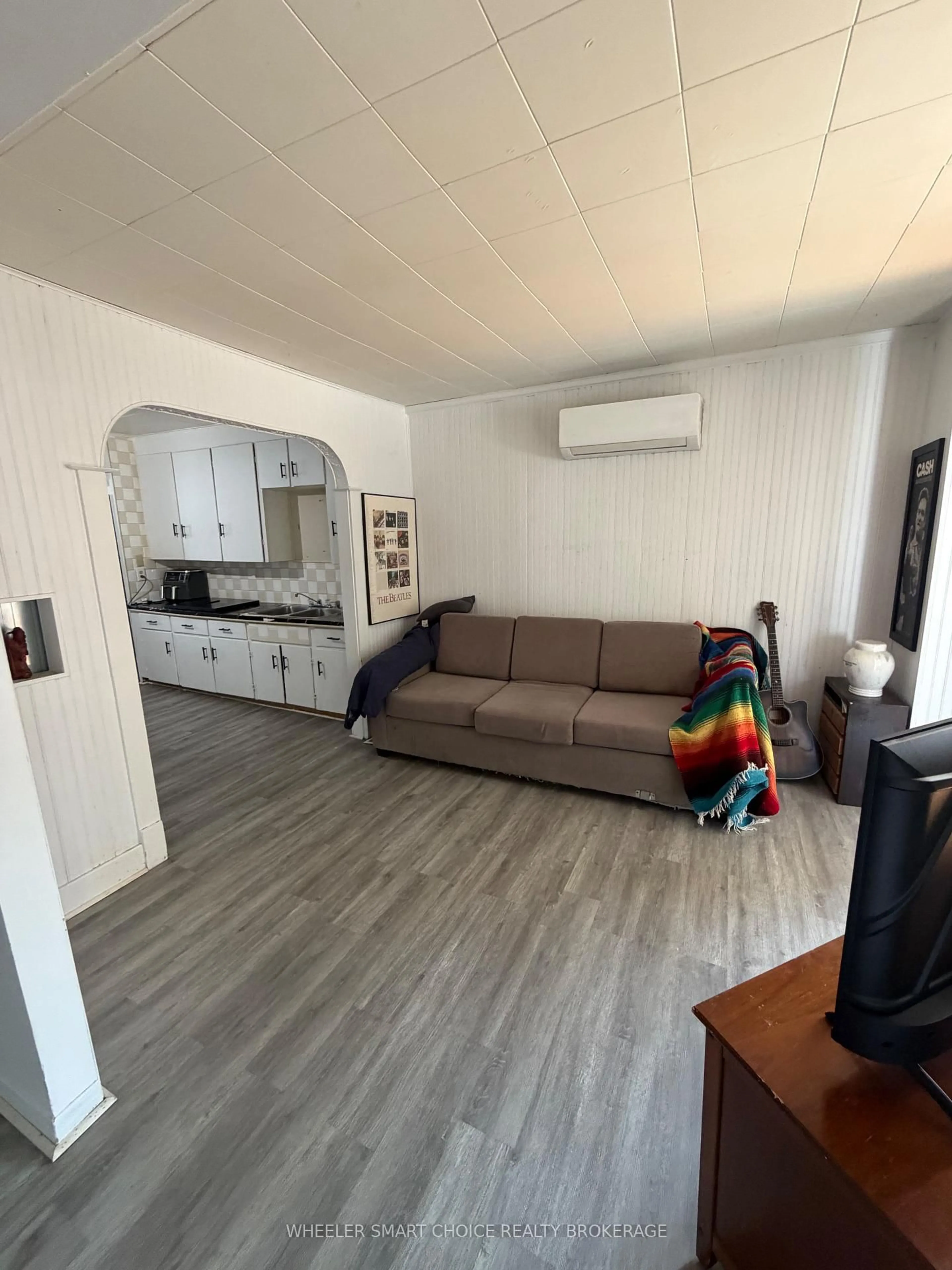 Living room with furniture, unknown for 115 Guy St, Cornwall Ontario K6H 4T7