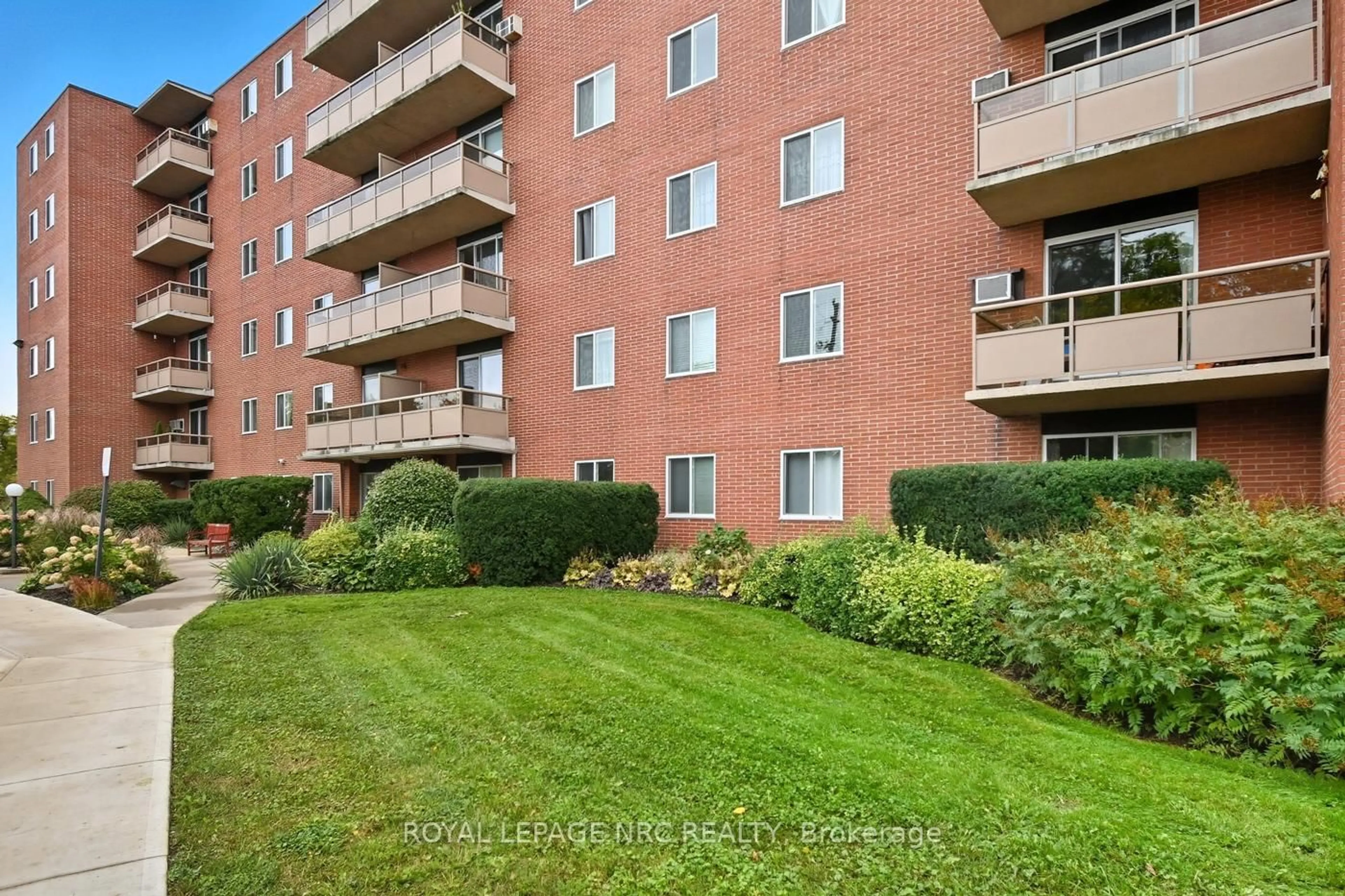 Patio, unknown for 264 Grantham Ave #505, St. Catharines Ontario L2M 5B5