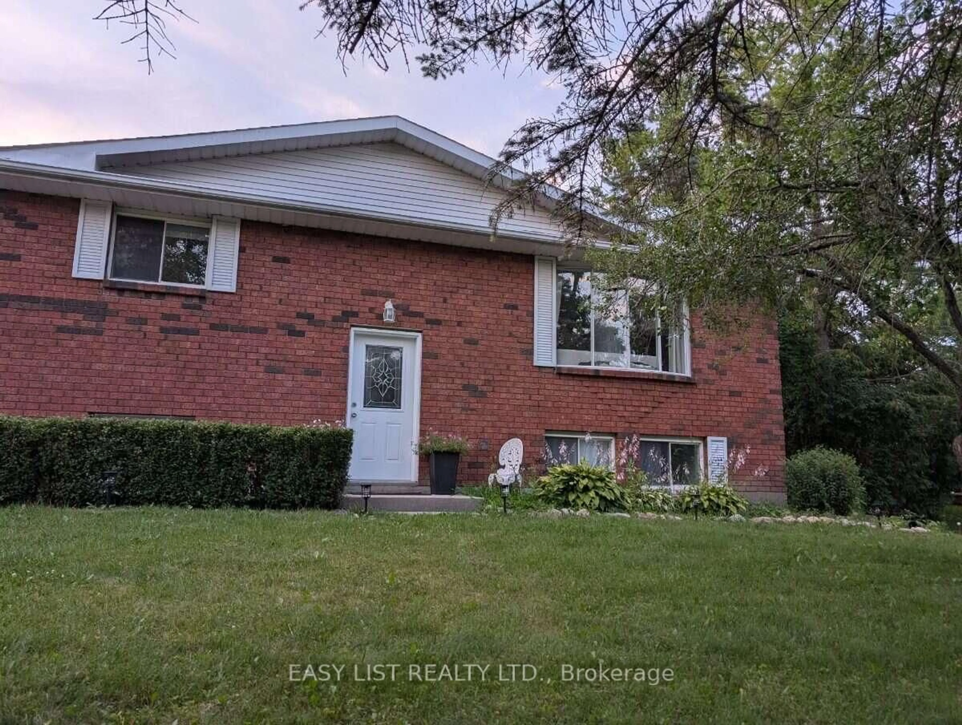 Home with brick exterior material, street for 276 Clonakilty Line, Selwyn Ontario K0L 1T0