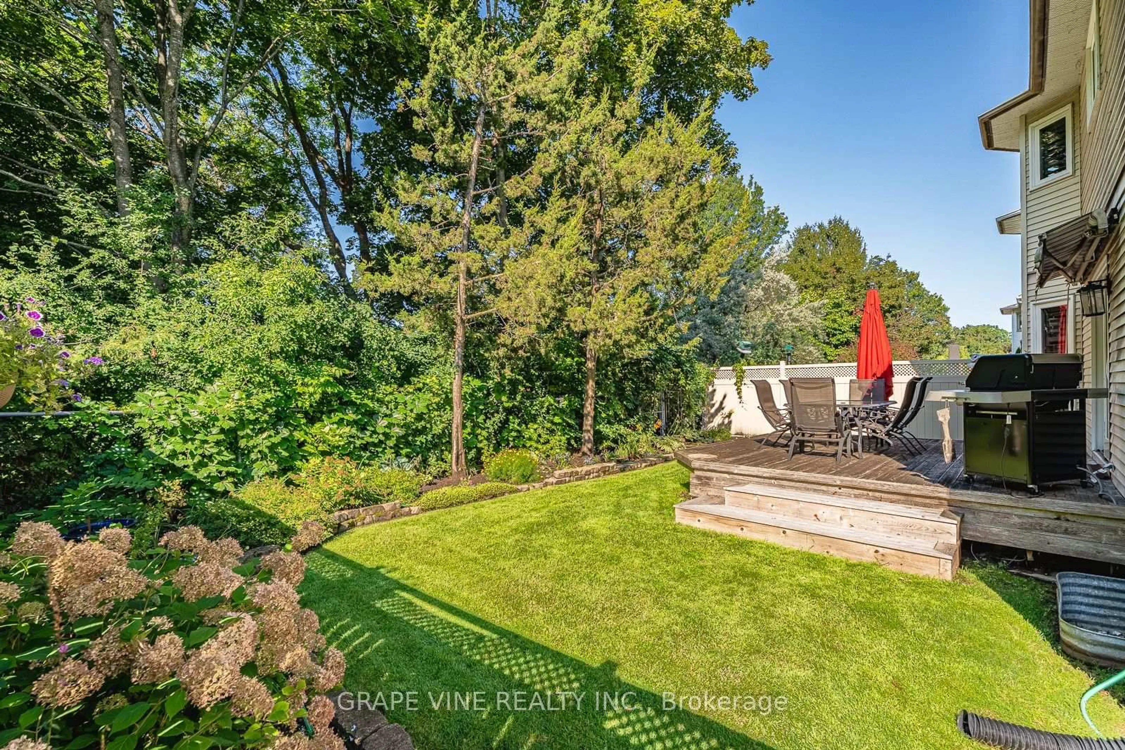A pic from outside/outdoor area/front of a property/back of a property/a pic from drone, forest/trees view for 36 Baslaw Dr, Ottawa Ontario K1G 5J9