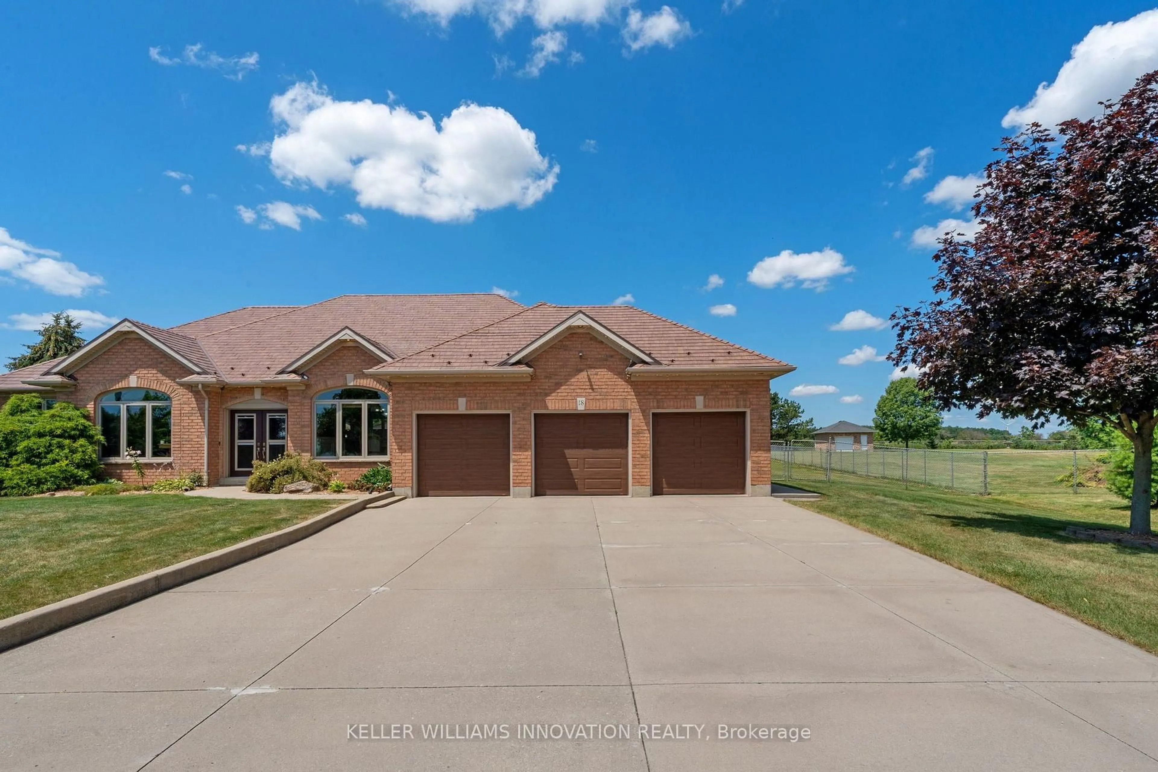 A pic from outside/outdoor area/front of a property/back of a property/a pic from drone, water/lake/river/ocean view for 18 Featherstone Ave, Haldimand Ontario N0A 1P0