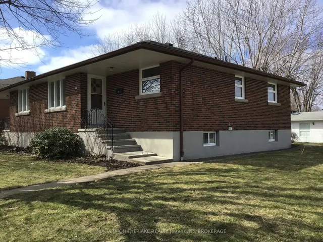 400 Wellington St, Port Colborne 3
