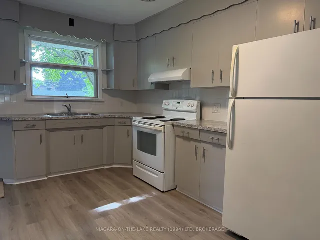 400 Wellington St, Port Colborne 4