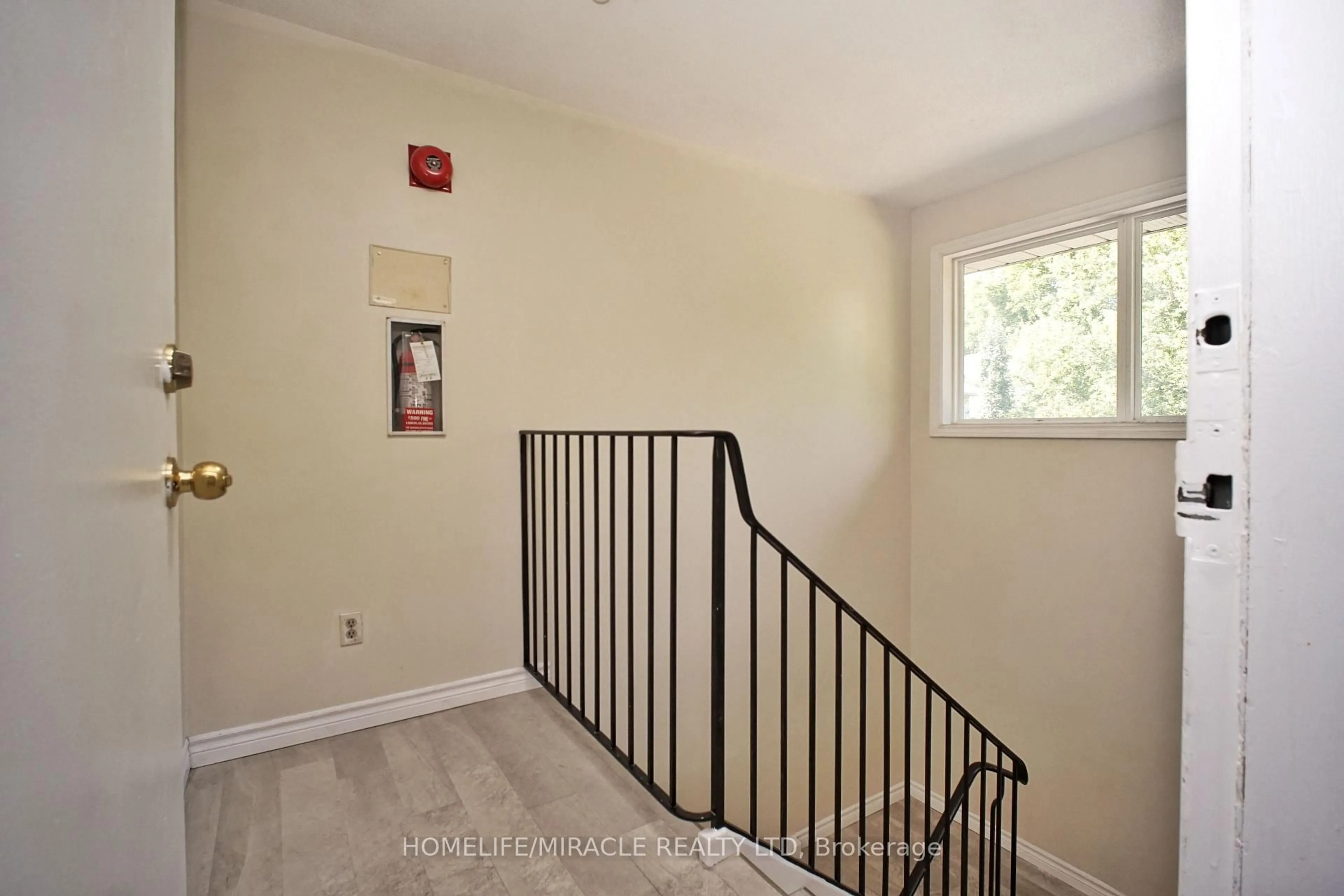 Stairs for 119 Cedar St #14, Kitchener Ontario N2G 3L6