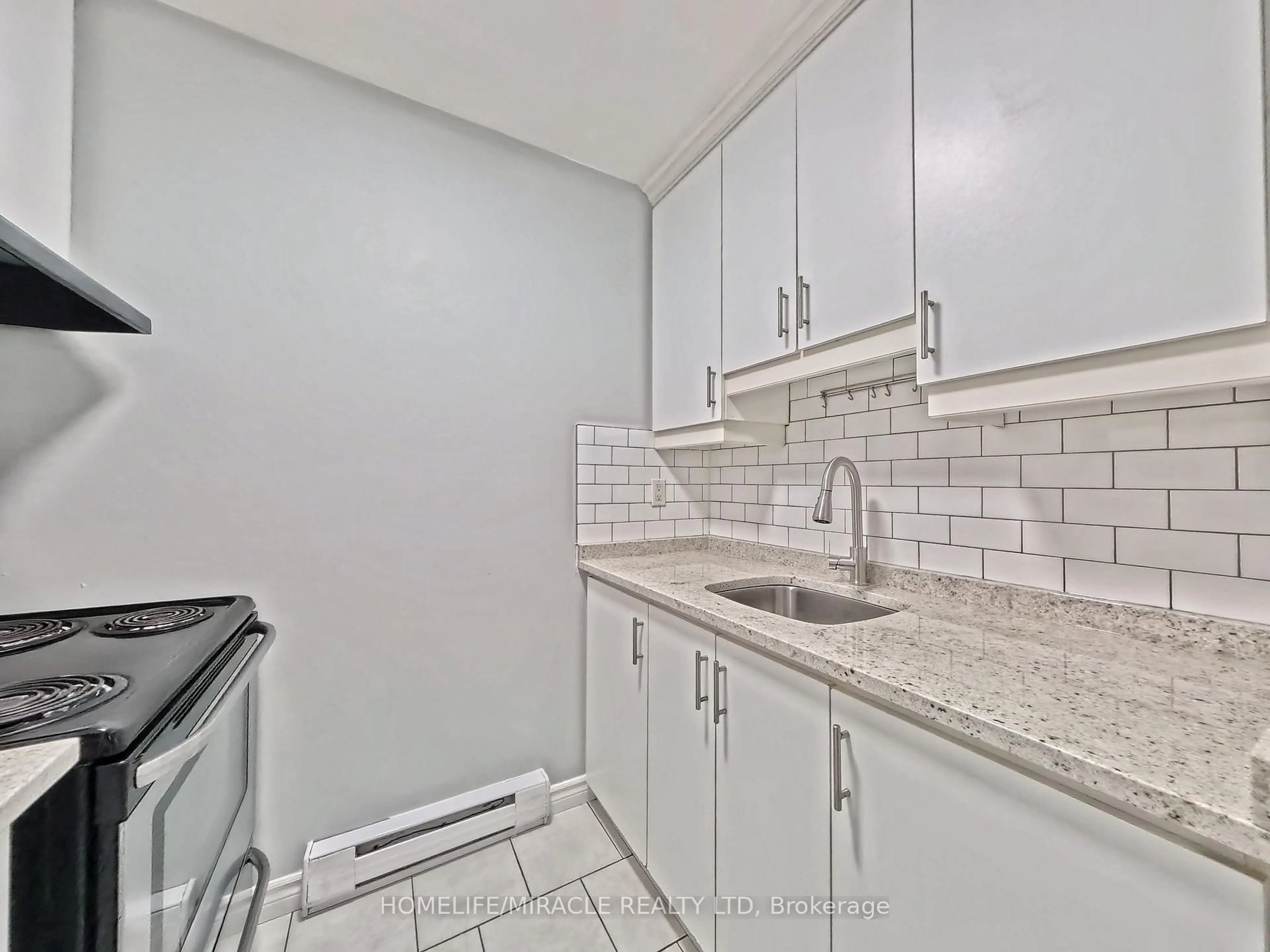 Standard kitchen, ceramic/tile floor for 119 Cedar St #14, Kitchener Ontario N2G 3L6