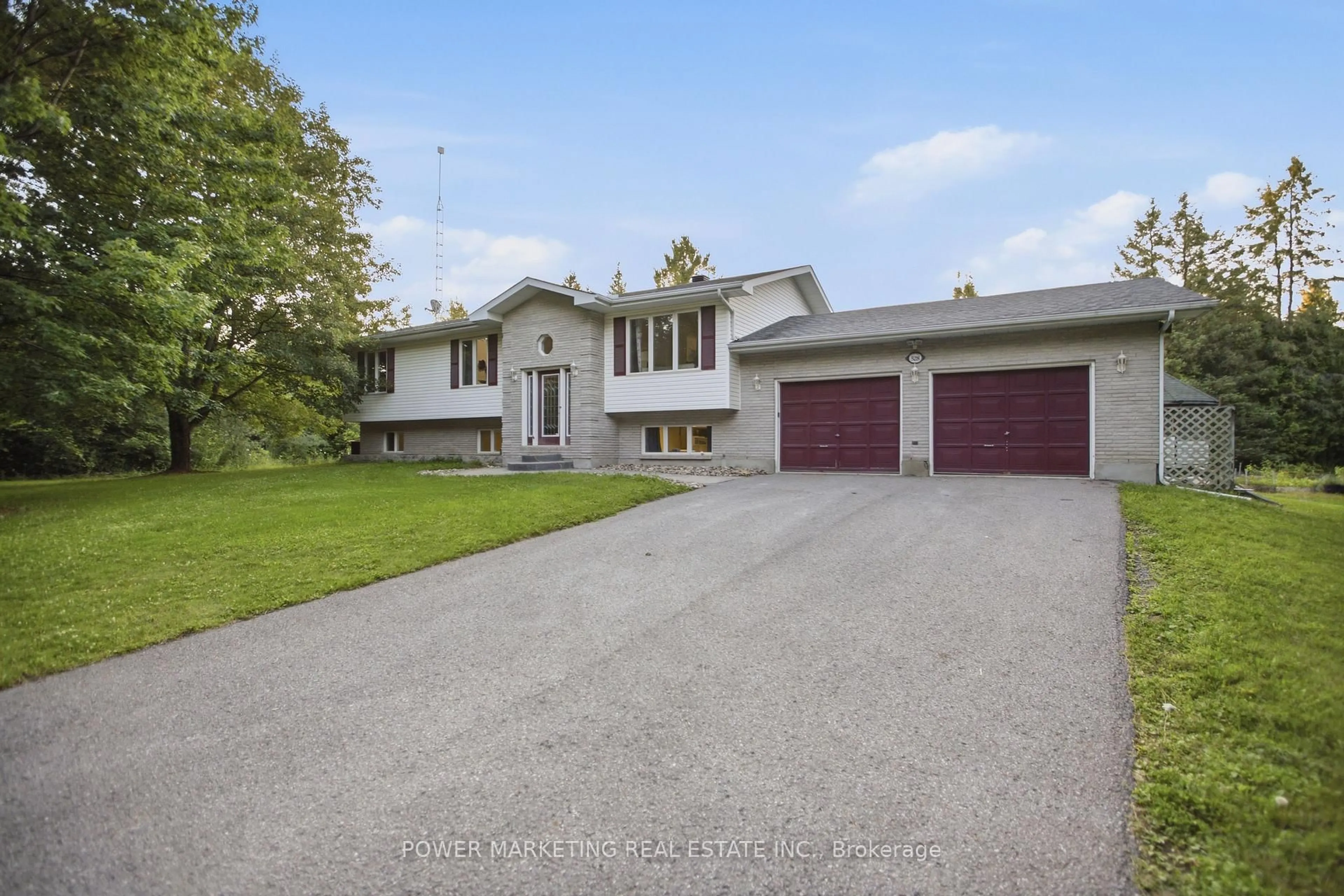 A pic from outside/outdoor area/front of a property/back of a property/a pic from drone, street for 528 KINGS CREEK Rd, Ashton Ontario K0A 1B0