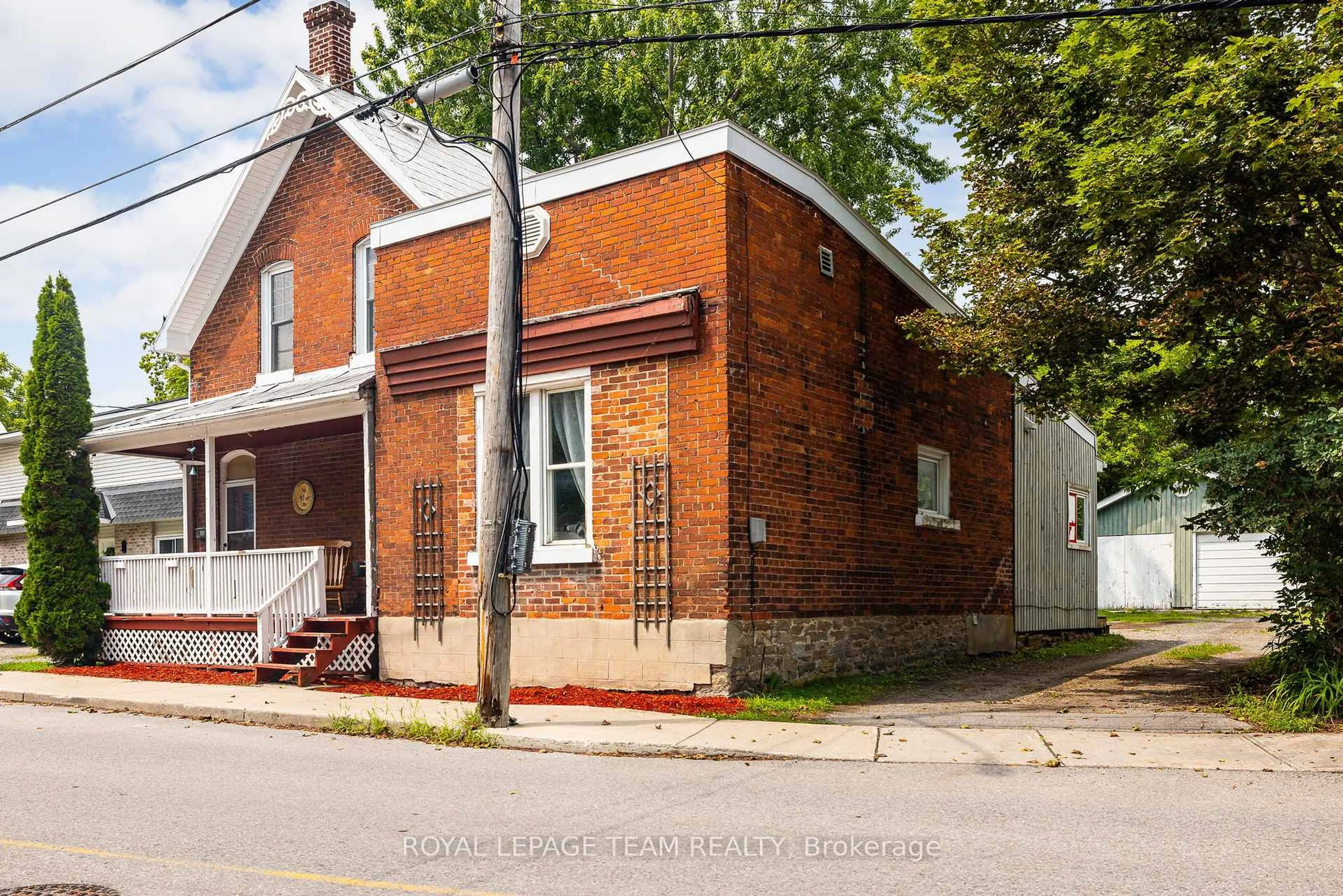 Home with brick exterior material, street for 199-201 William St, Carleton Place Ontario K7C 1X2