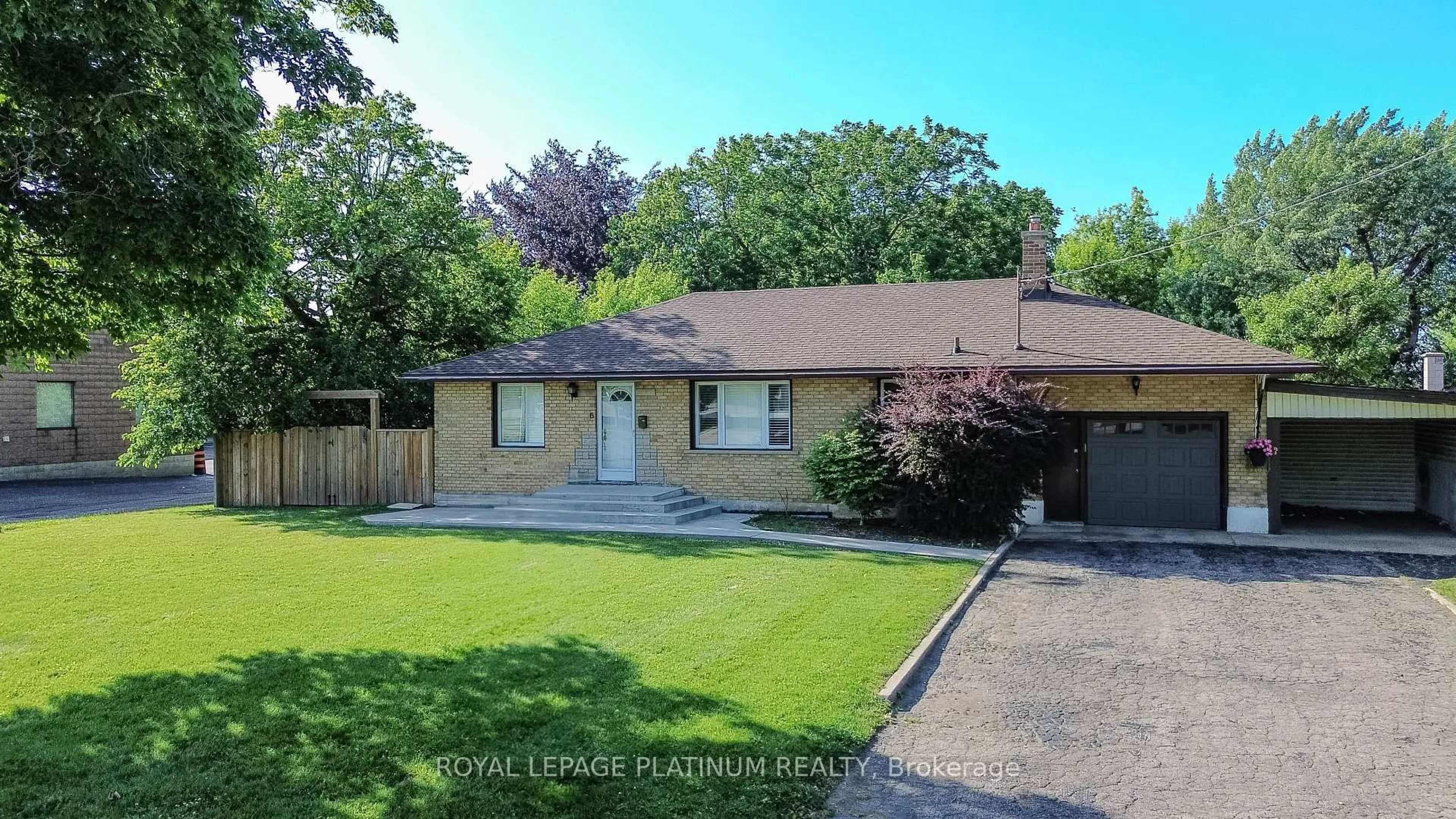 A pic from outside/outdoor area/front of a property/back of a property/a pic from drone, street for 6 Varadi Ave, Brantford Ontario N3R 3M8