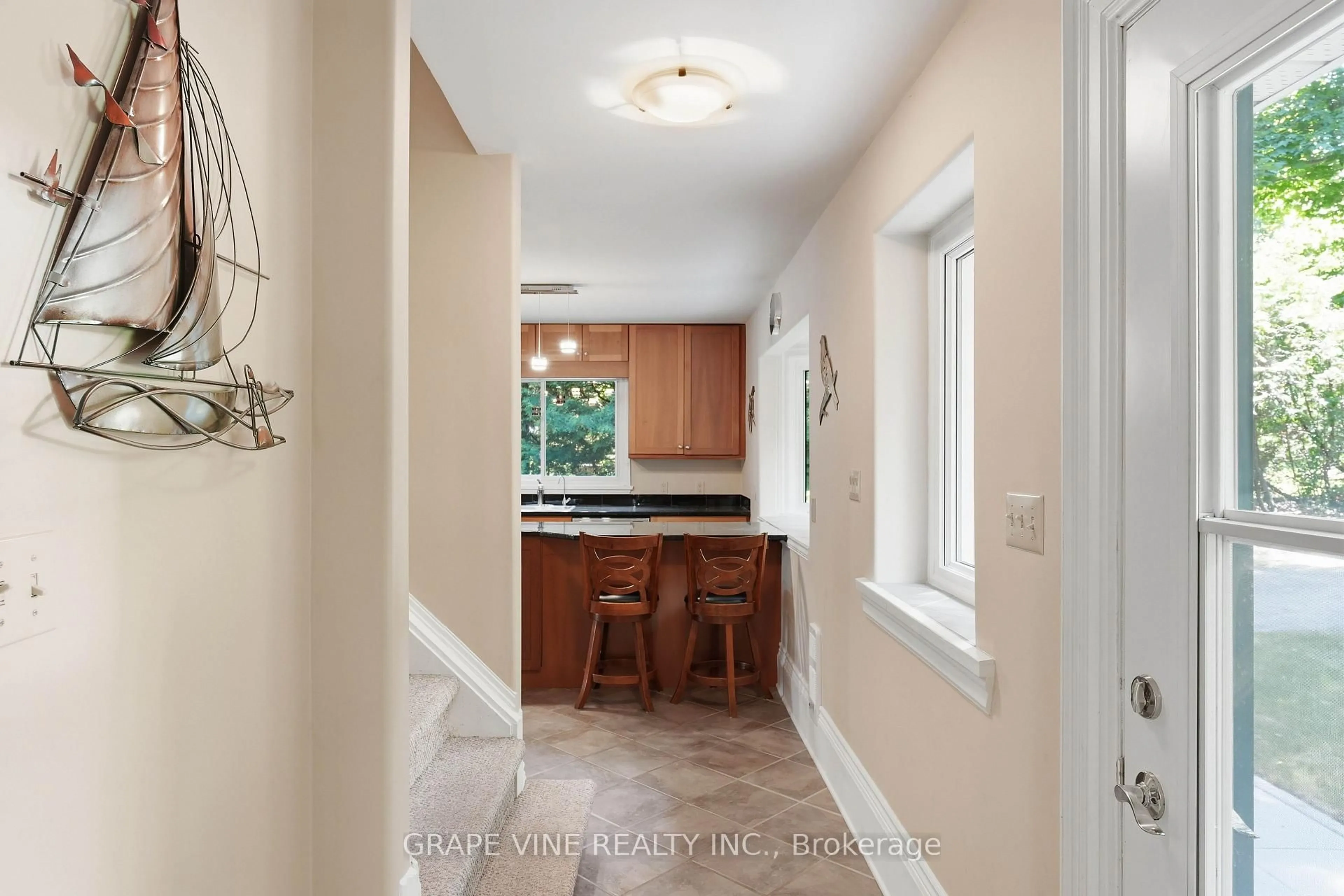 Indoor entryway for 68 Goodman Cres, Prince Edward County Ontario K0K 2T0