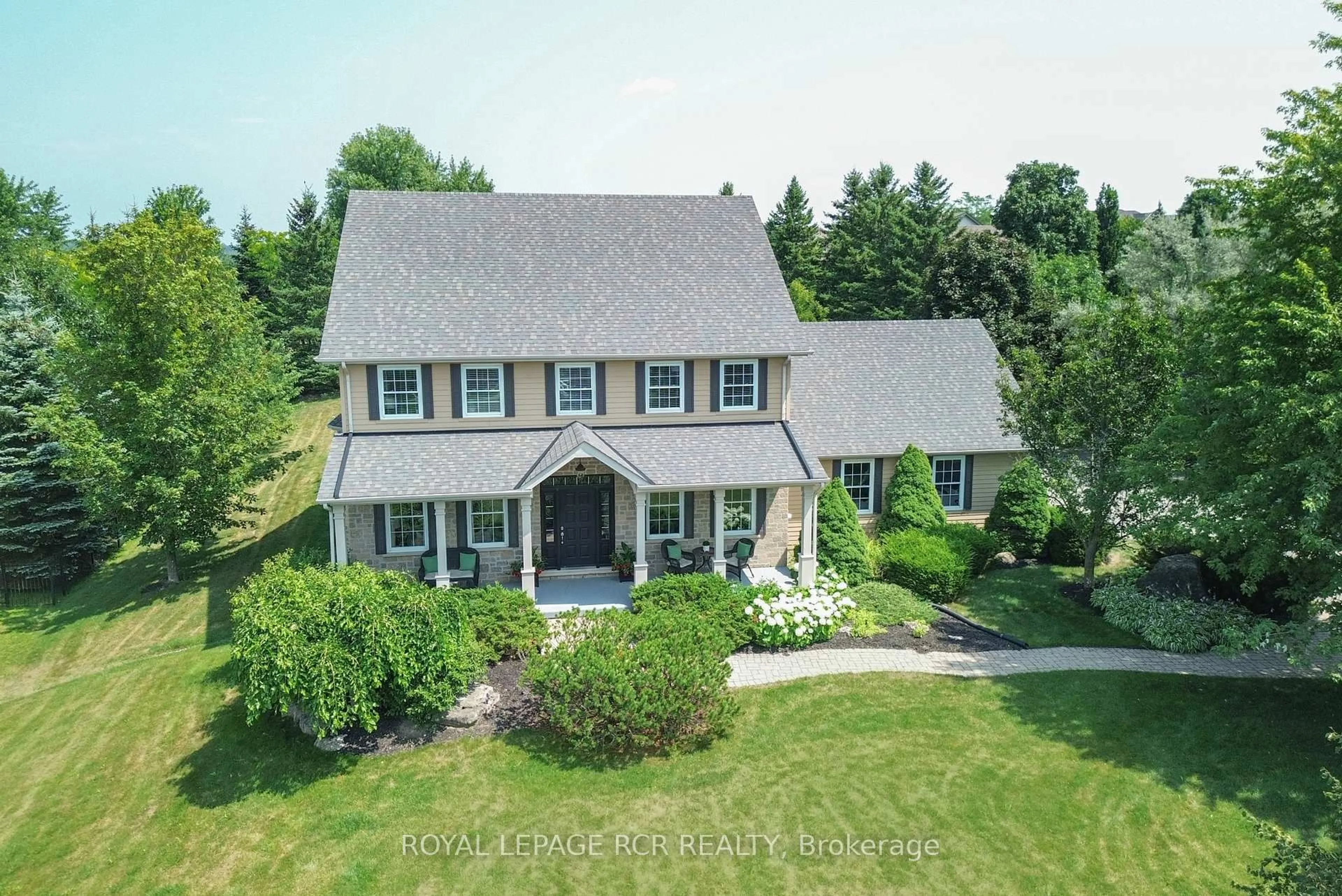 A pic from outside/outdoor area/front of a property/back of a property/a pic from drone, street for 10 Island Lake Rd, Mono Ontario L9W 5K4