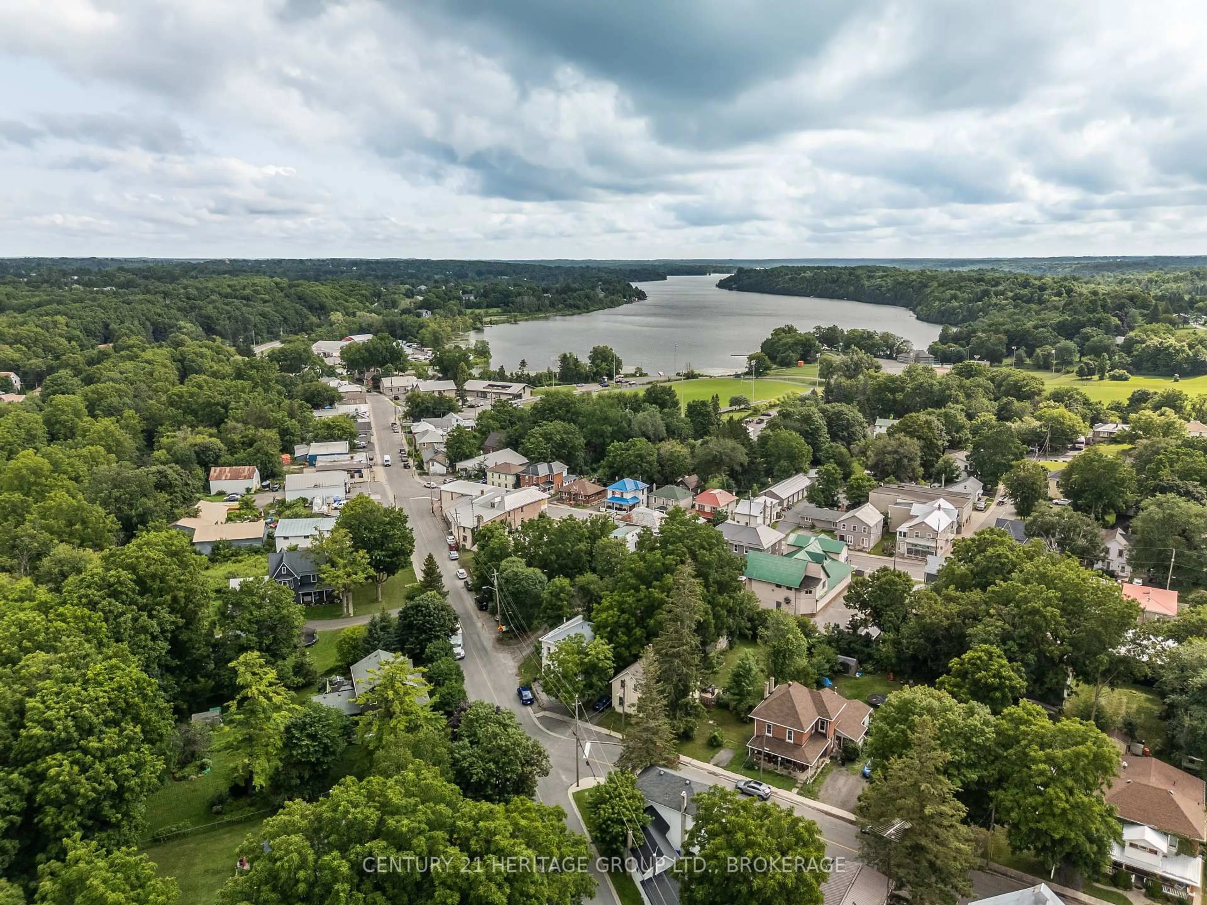 A pic from outside/outdoor area/front of a property/back of a property/a pic from drone, water/lake/river/ocean view for 4400 WILLIAM St, Sydenham Ontario K0H 2T0
