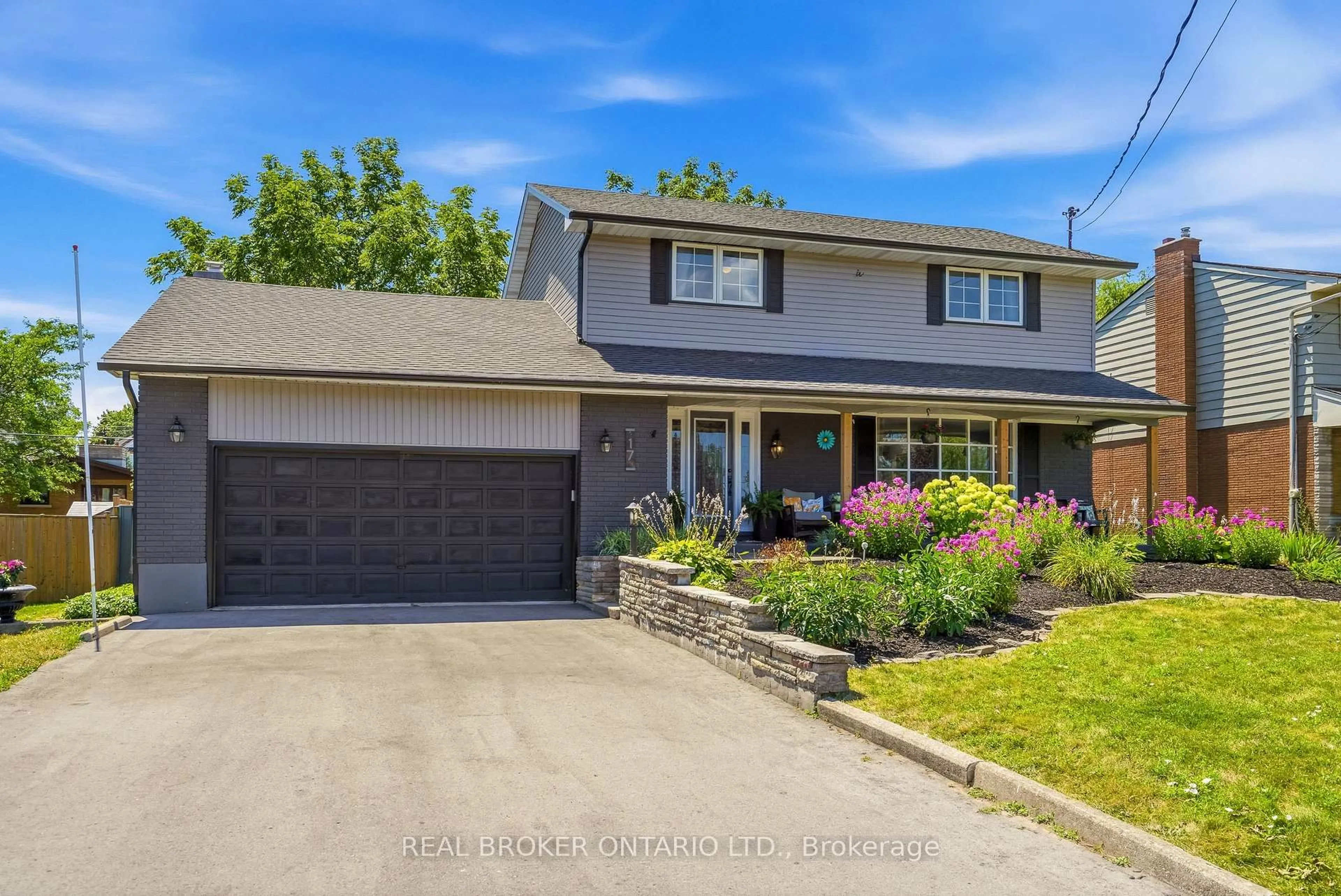 Home with vinyl exterior material, street for 17 Lindbergh Dr, Fort Erie Ontario L2A 2Z5