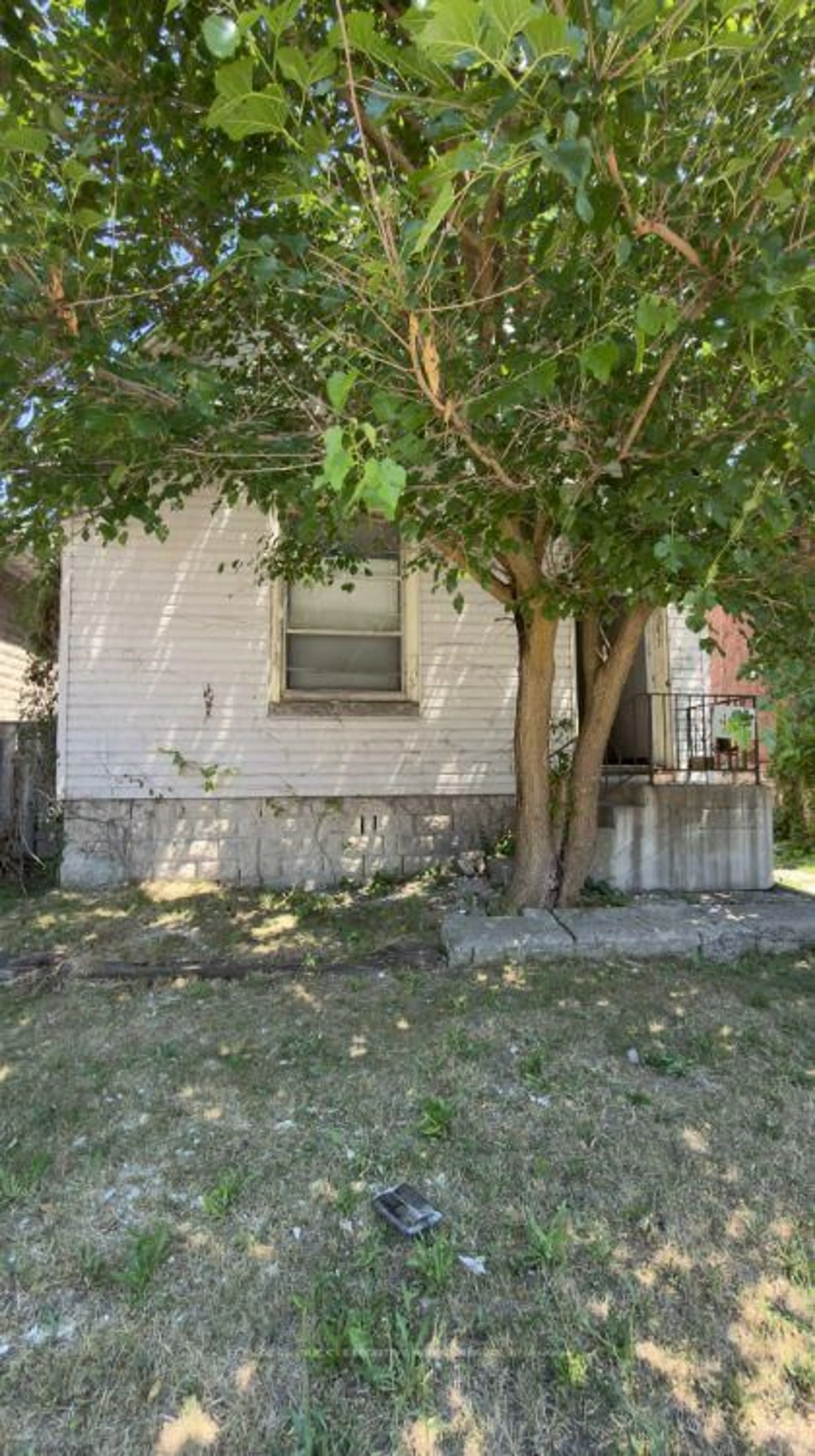 Unknown for 188 Wharncliffe Rd, London South Ontario N6J 2L1