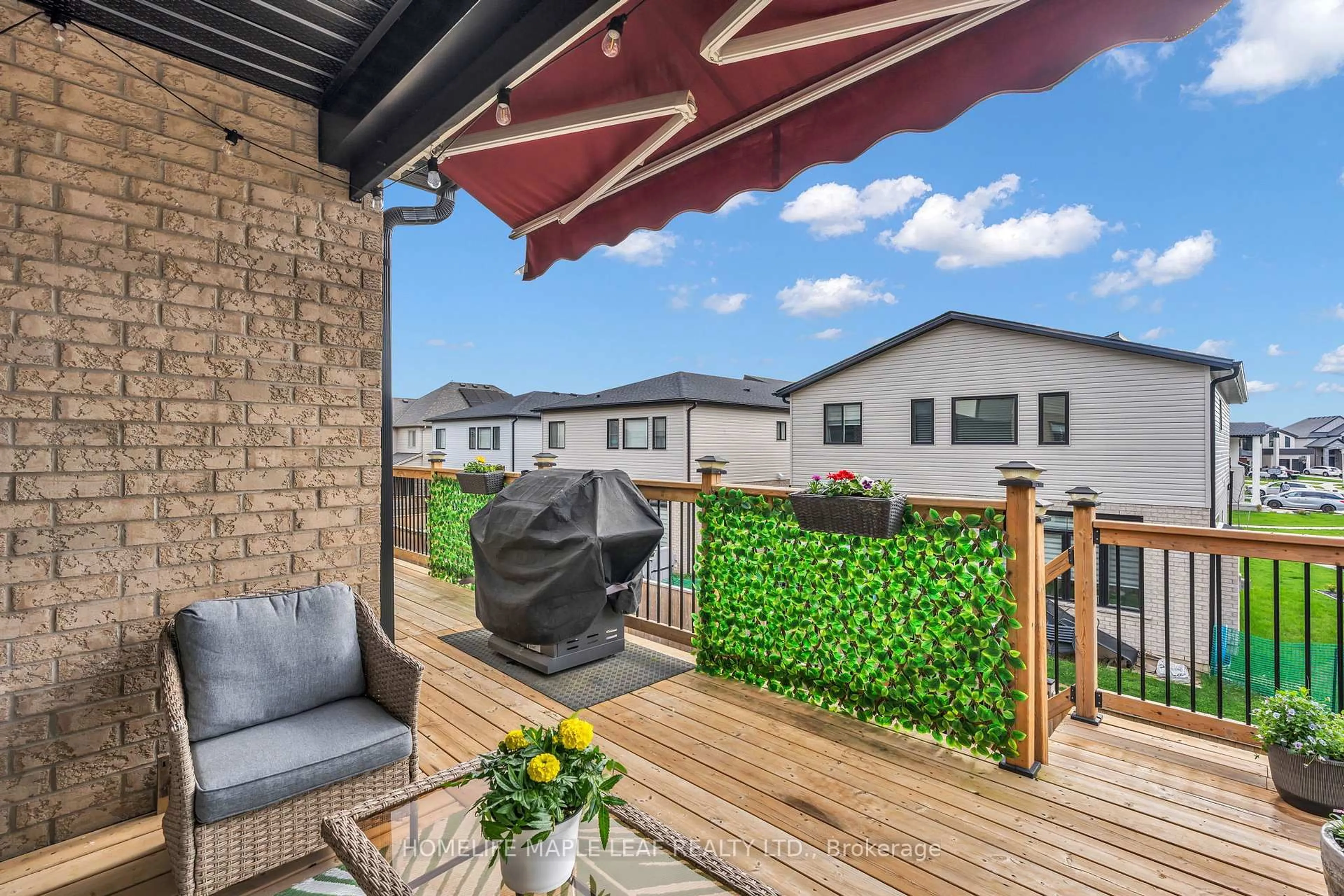 Patio, street for 2195 Ironwood Rd, London South Ontario N6K 0H2
