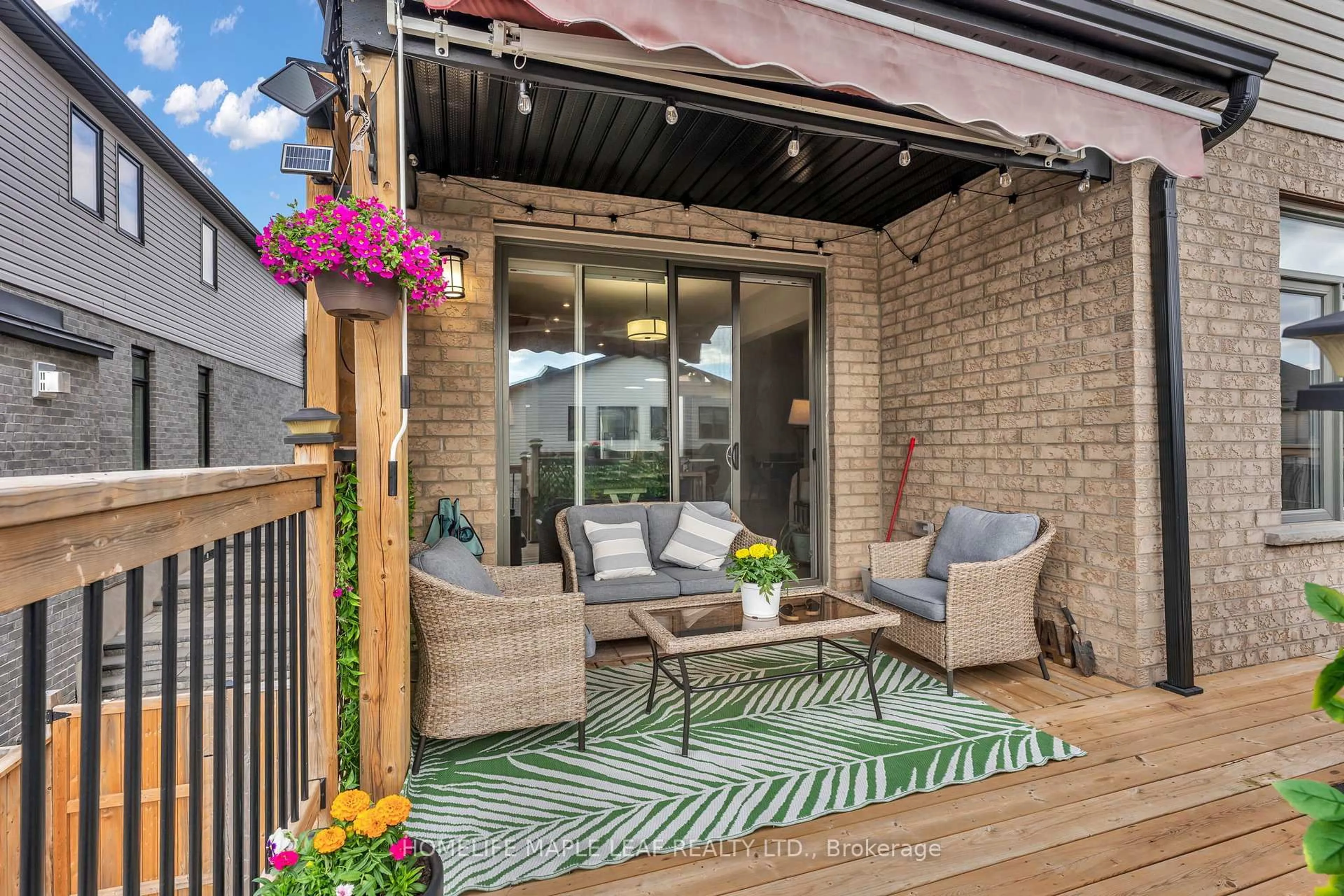 Patio, street for 2195 Ironwood Rd, London South Ontario N6K 0H2