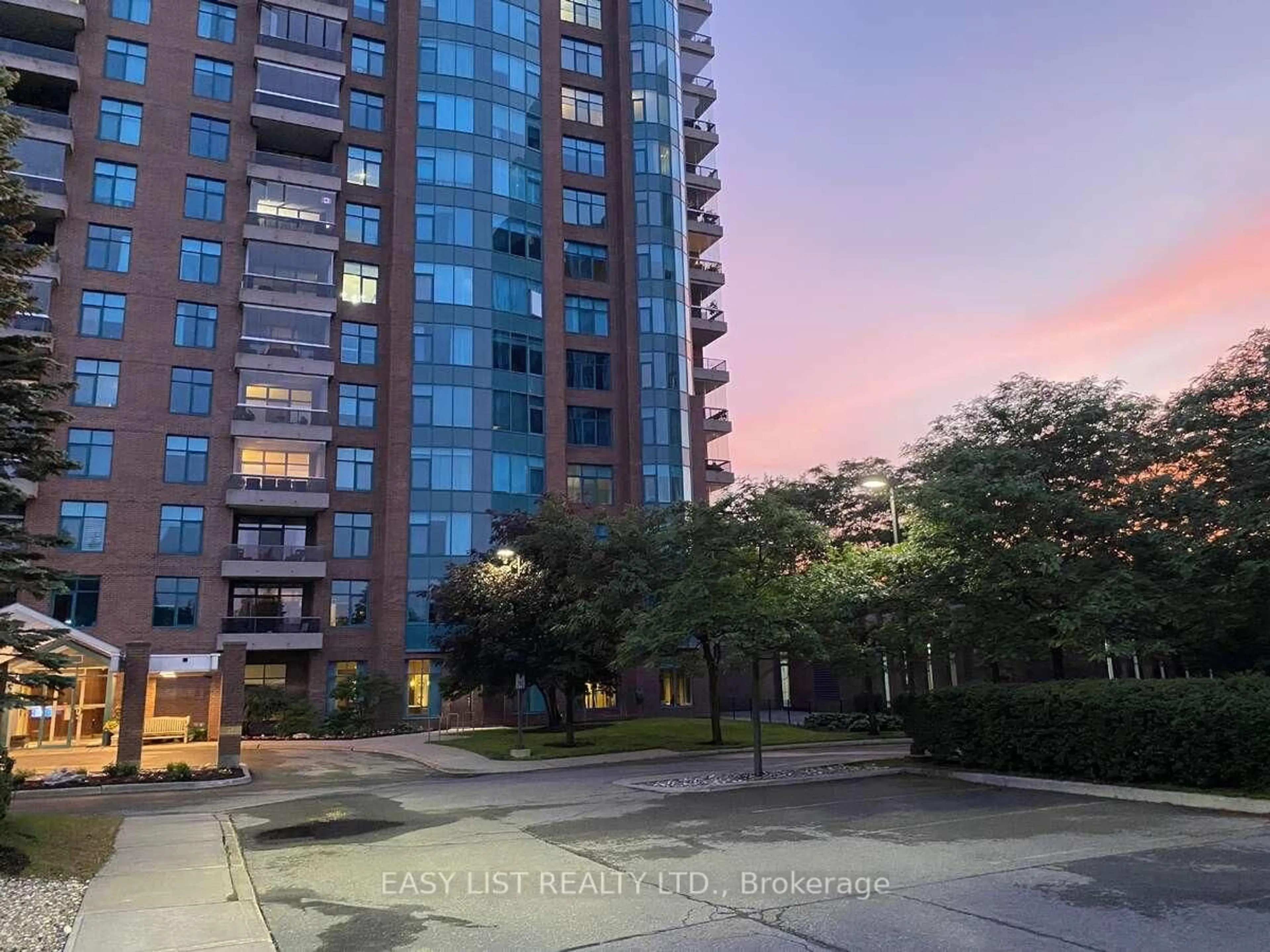 A pic from outside/outdoor area/front of a property/back of a property/a pic from drone, city buildings view from balcony for 3590 Rivergate Way #602, Ottawa Ontario K1V 1V6