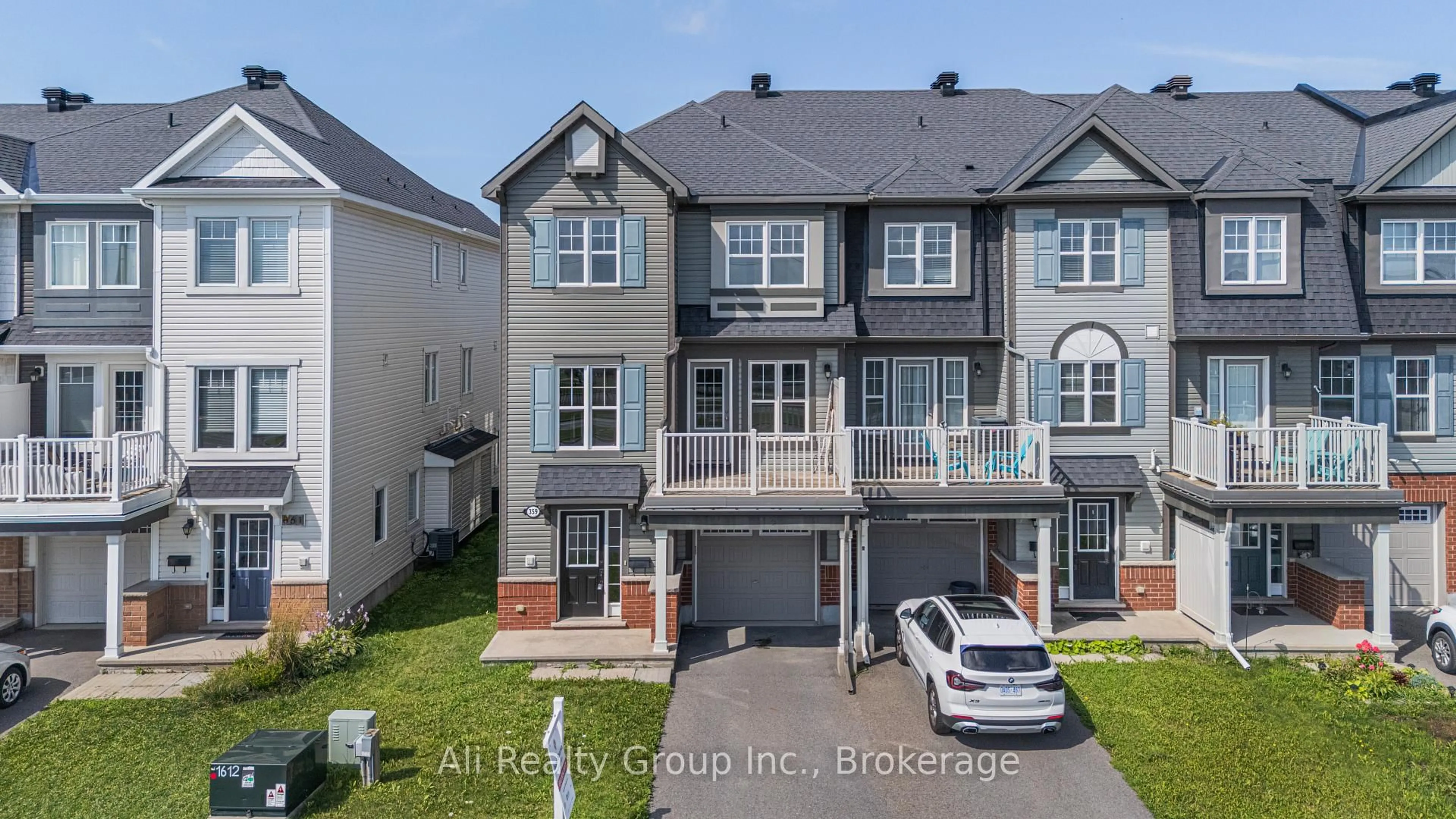 A pic from outside/outdoor area/front of a property/back of a property/a pic from drone, street for 359 Sweetfern Cres, Ottawa Ontario K4A 1A5