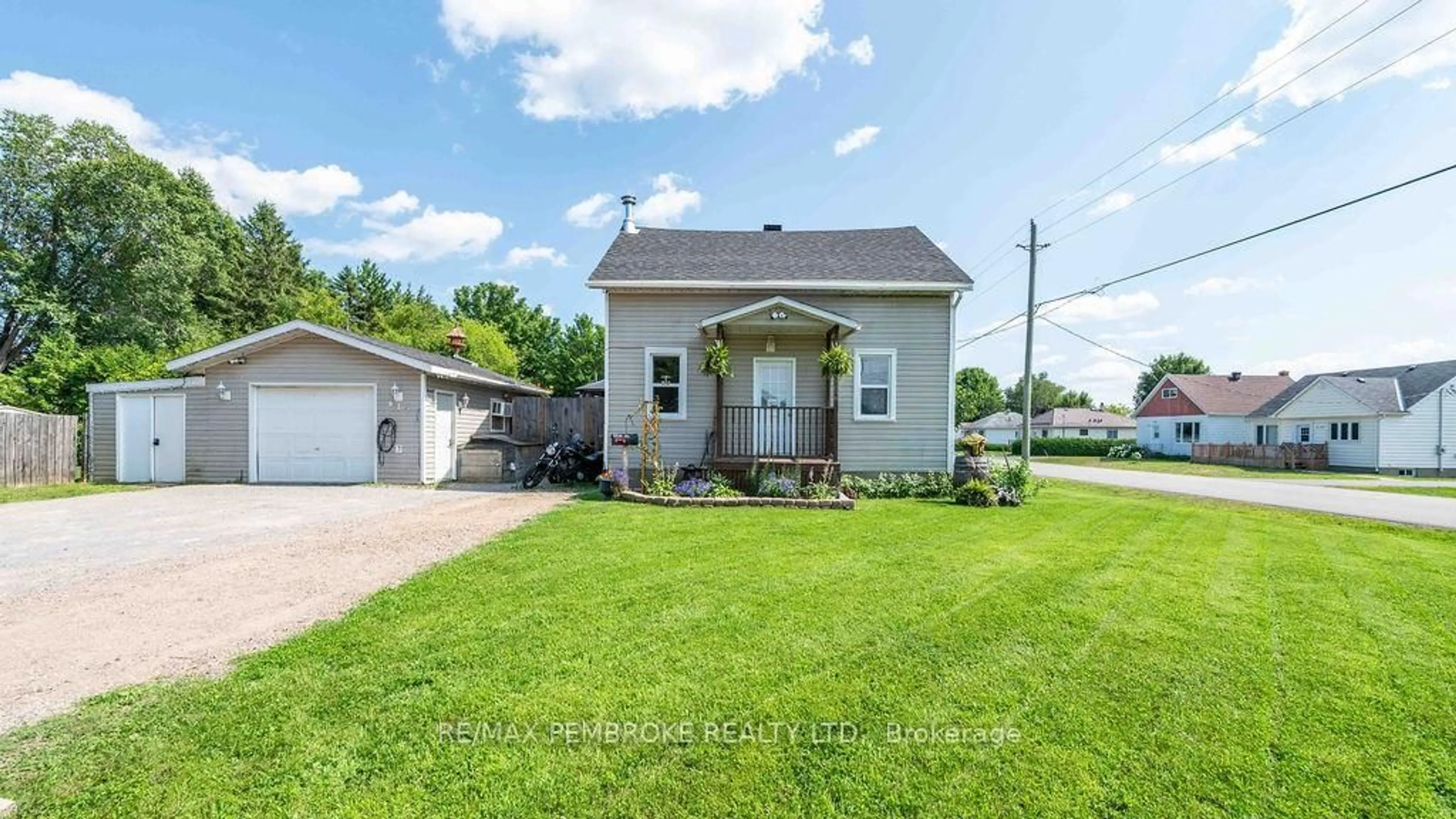 Unknown for 617 Third Ave, Laurentian Valley Ontario K8A 5H1