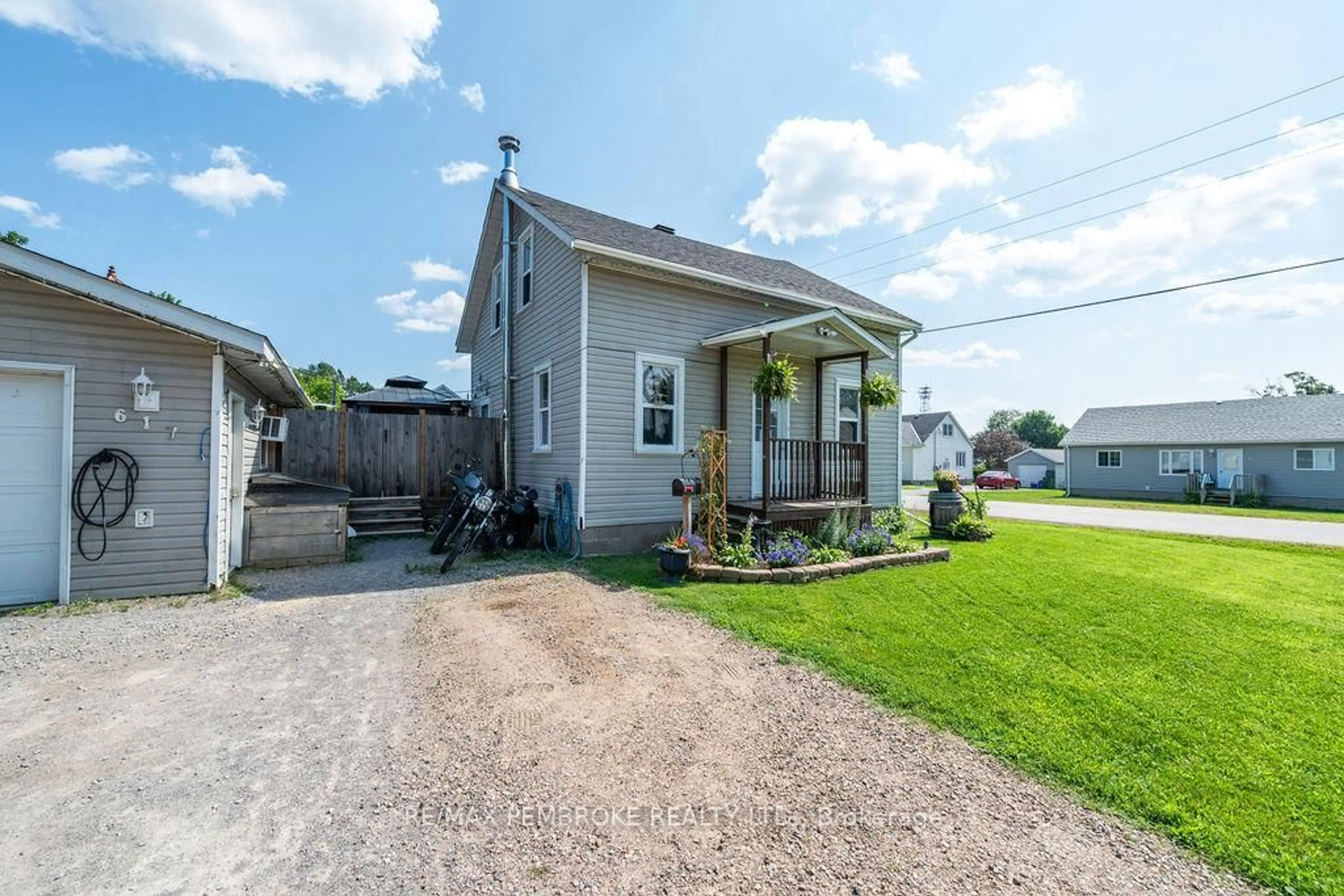 Unknown for 617 Third Ave, Laurentian Valley Ontario K8A 5H1