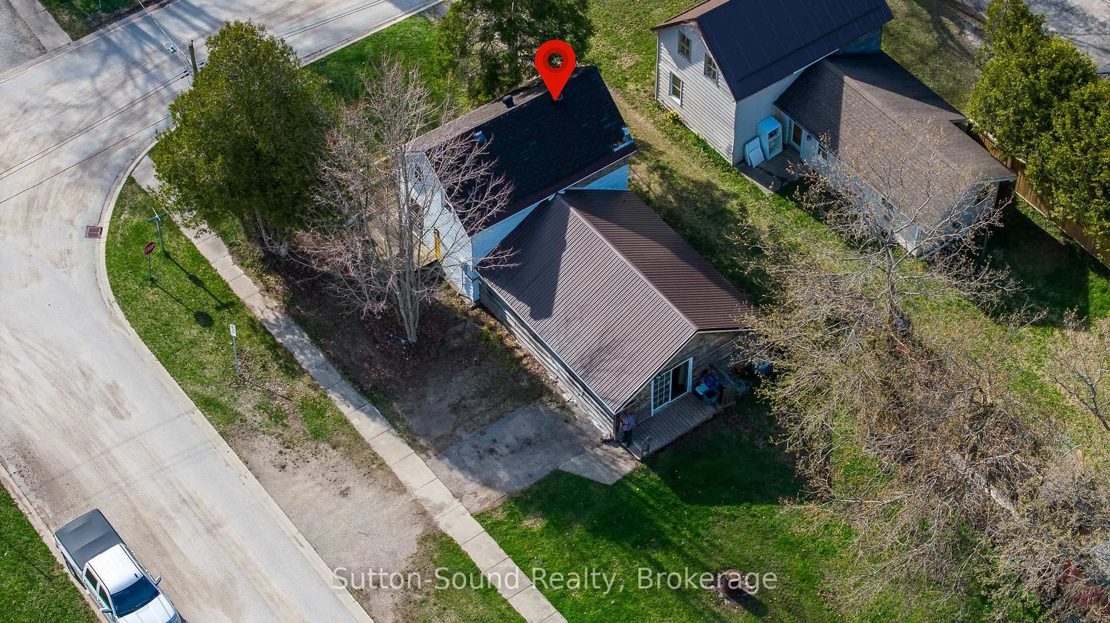 A pic from outside/outdoor area/front of a property/back of a property/a pic from drone, street for 486 Elizabeth St, South Bruce Peninsula Ontario N0H 1P0