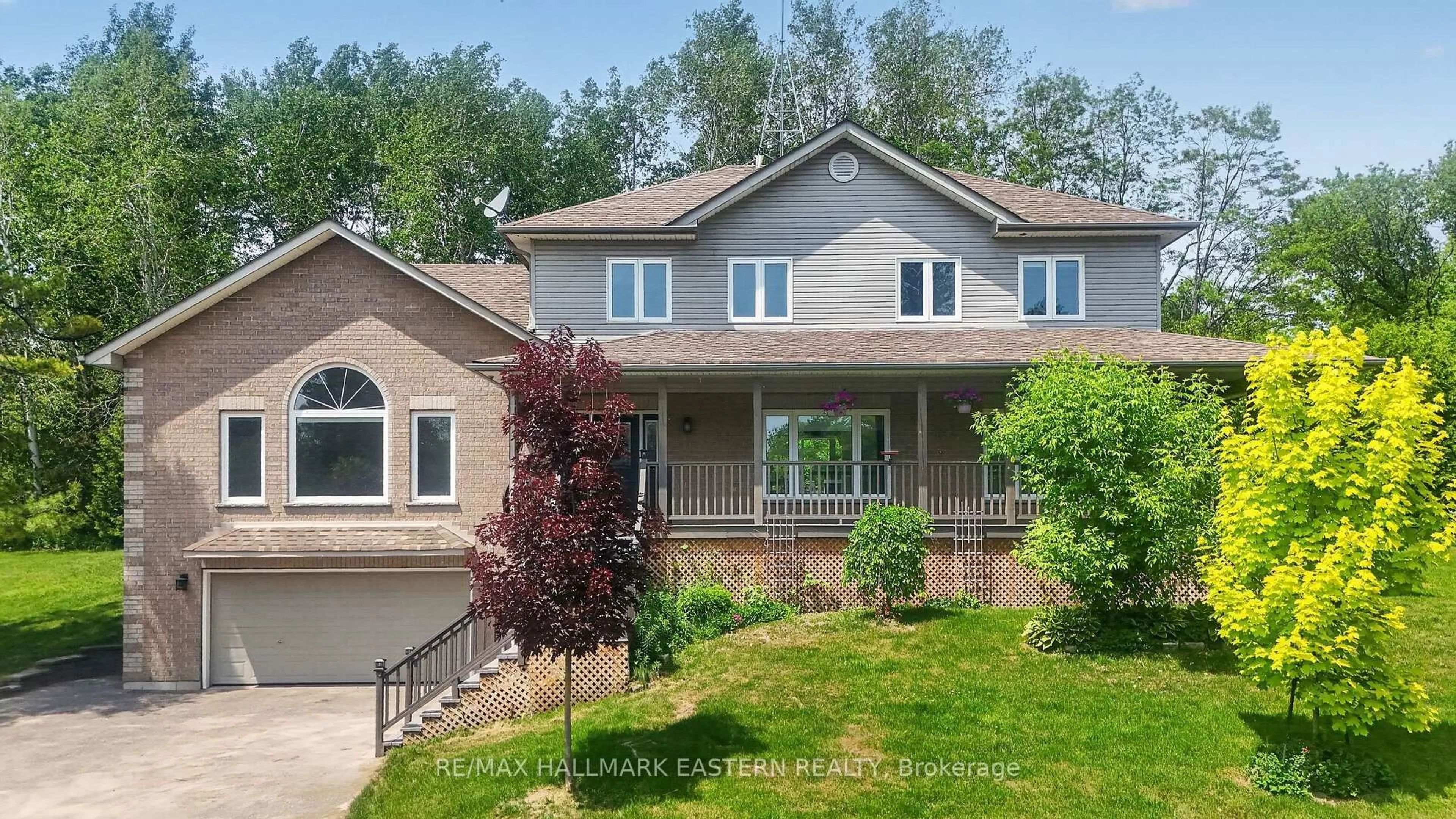 Home with vinyl exterior material, street for 4038 Spring Rd, Hamilton Township Ontario L1A 3V6