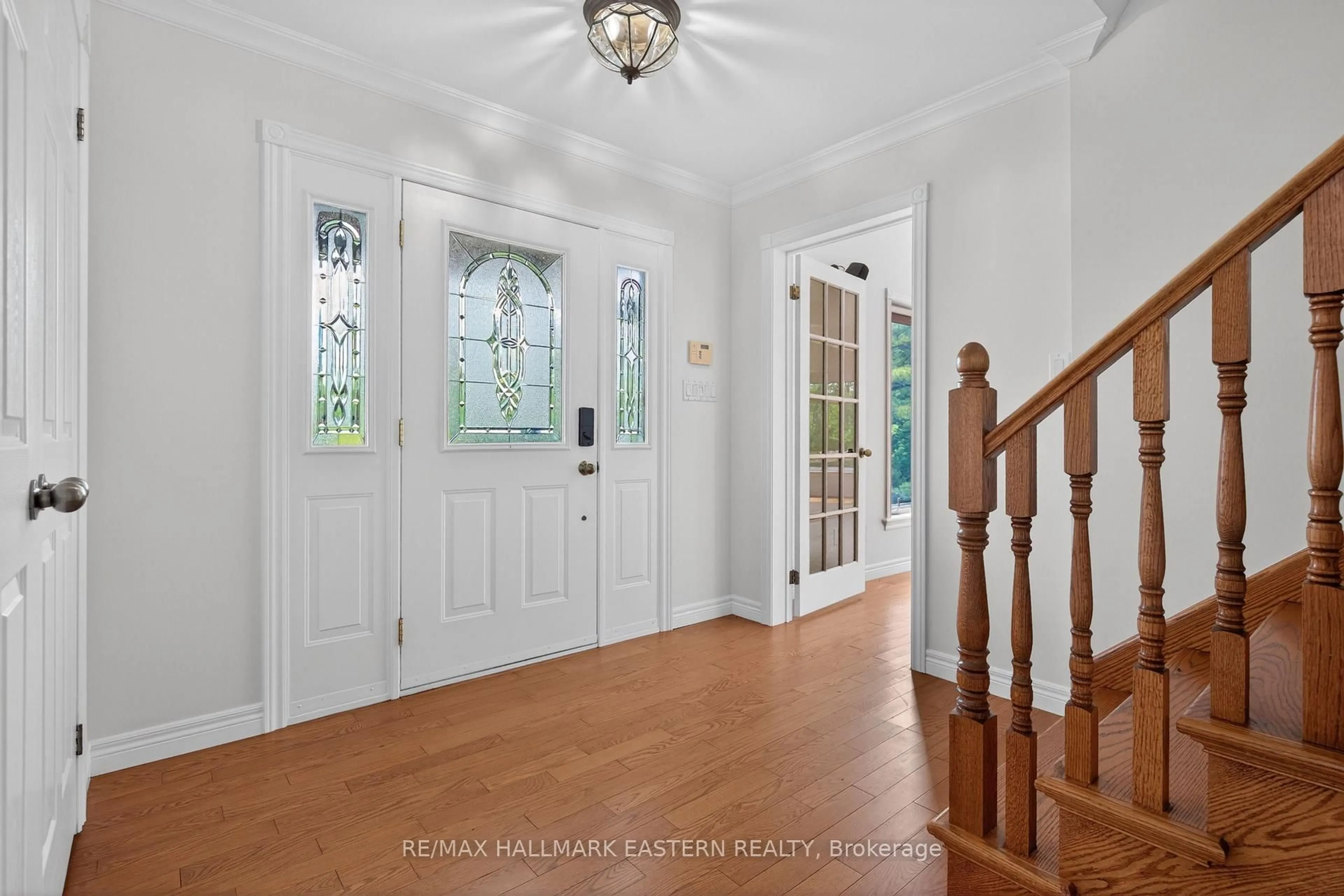 Indoor entryway for 4038 Spring Rd, Hamilton Township Ontario L1A 3V6