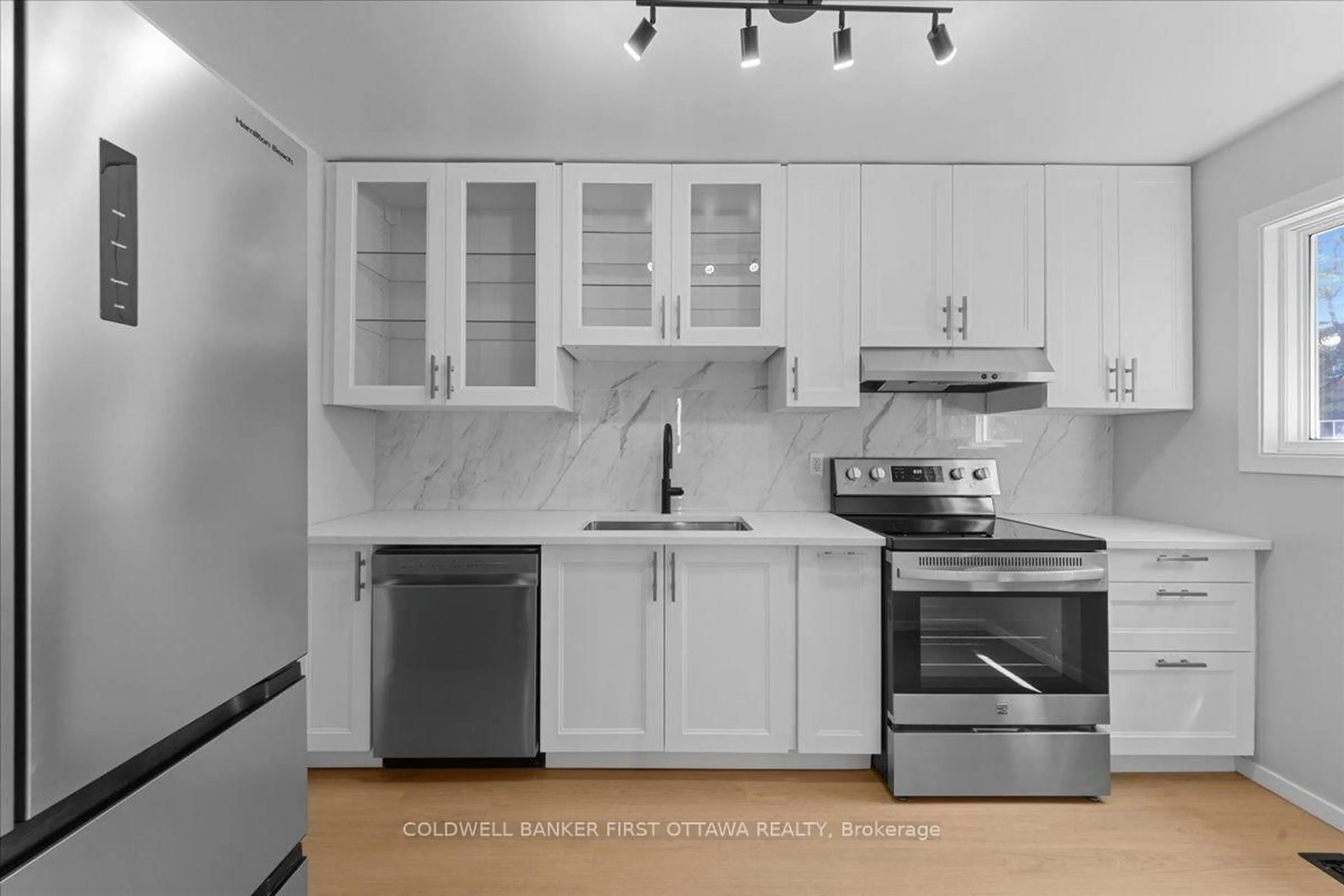 Standard kitchen, unknown for 2701 PIMLICO Cres, Ottawa Ontario K1T 2A7