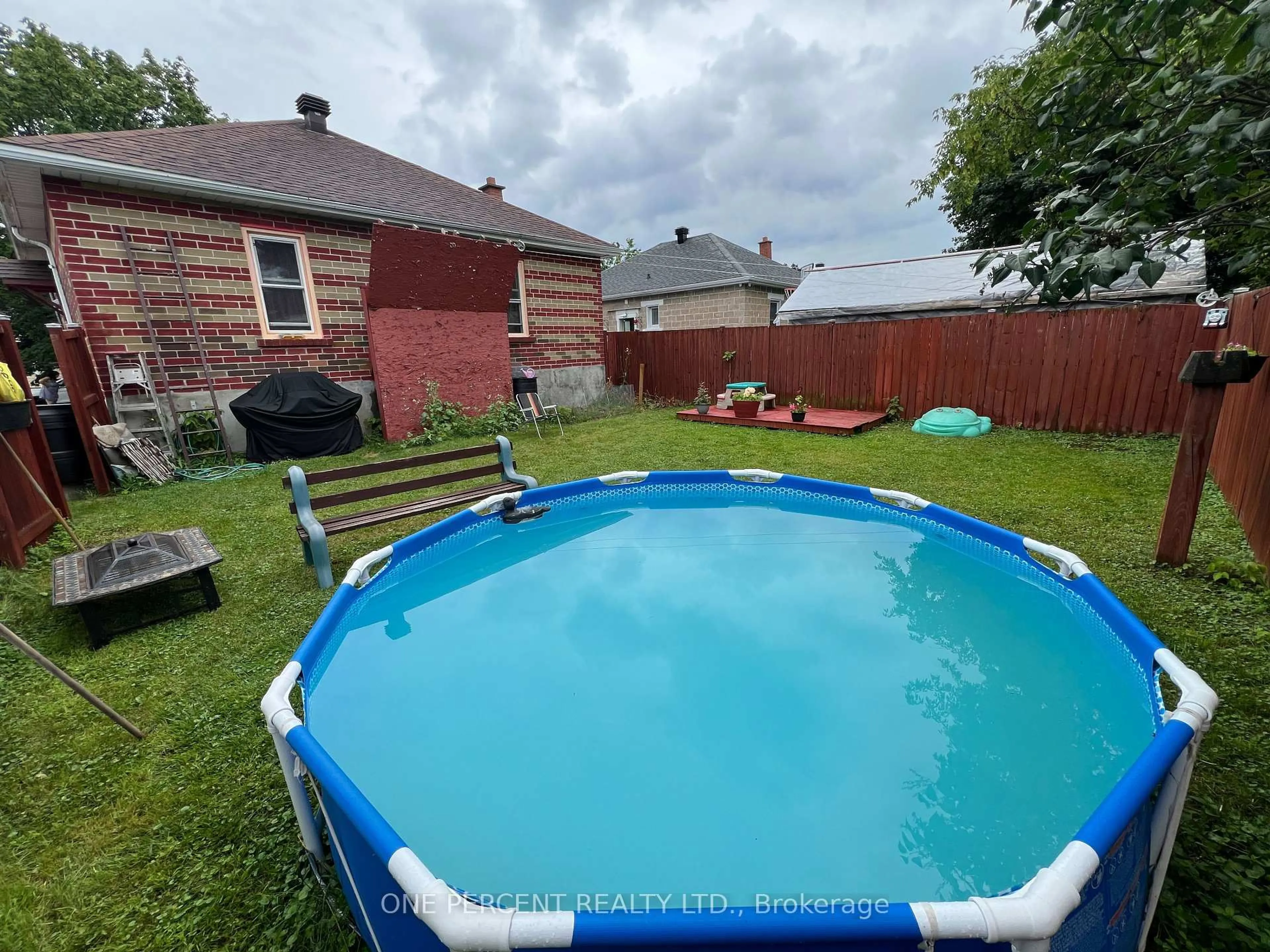 Pool for 511 St Felix St, Cornwall Ontario K6H 5B2