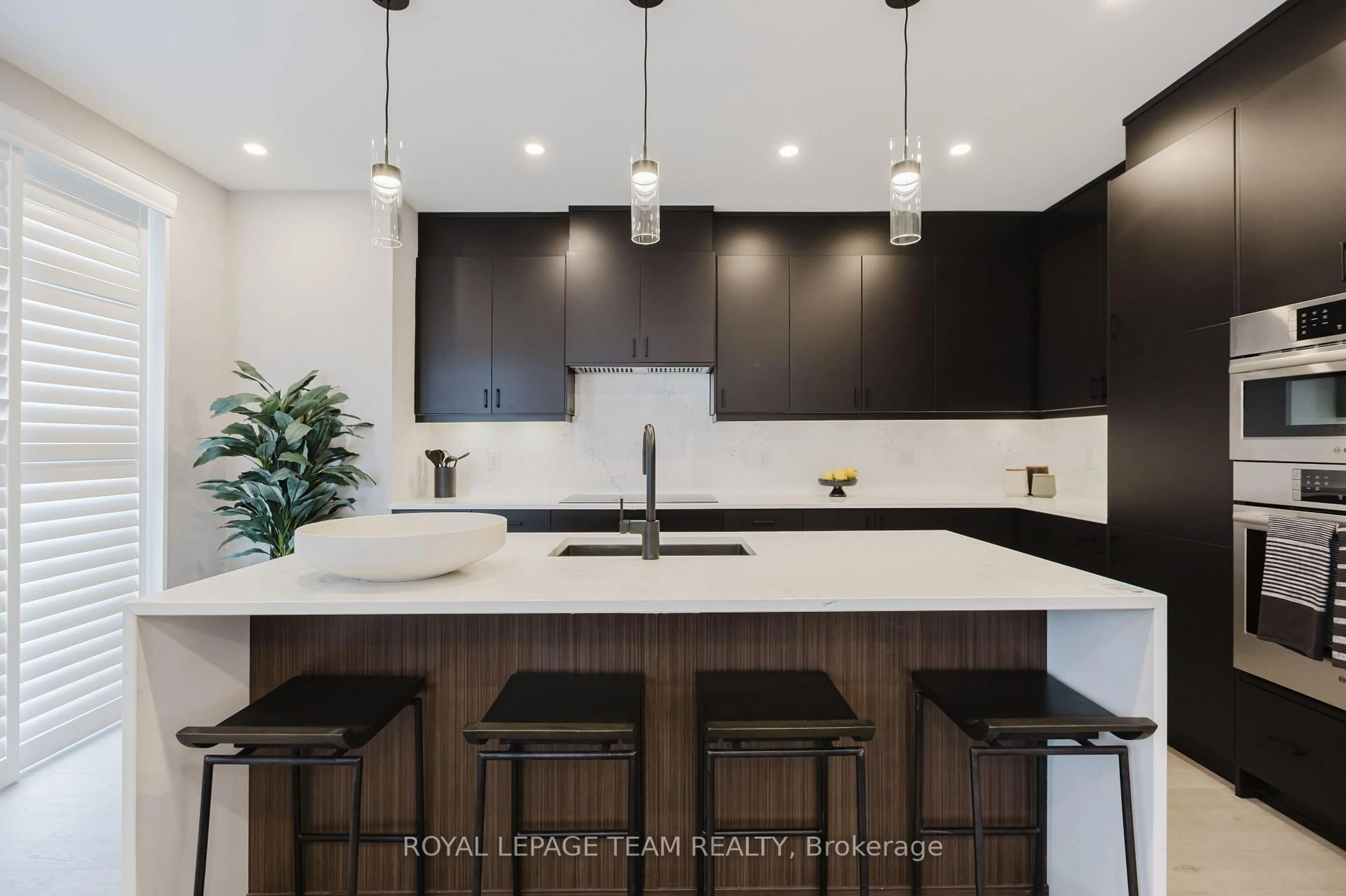 Contemporary kitchen, unknown for 6022 Homecraft St, Richmond Ontario K0A 2Z0