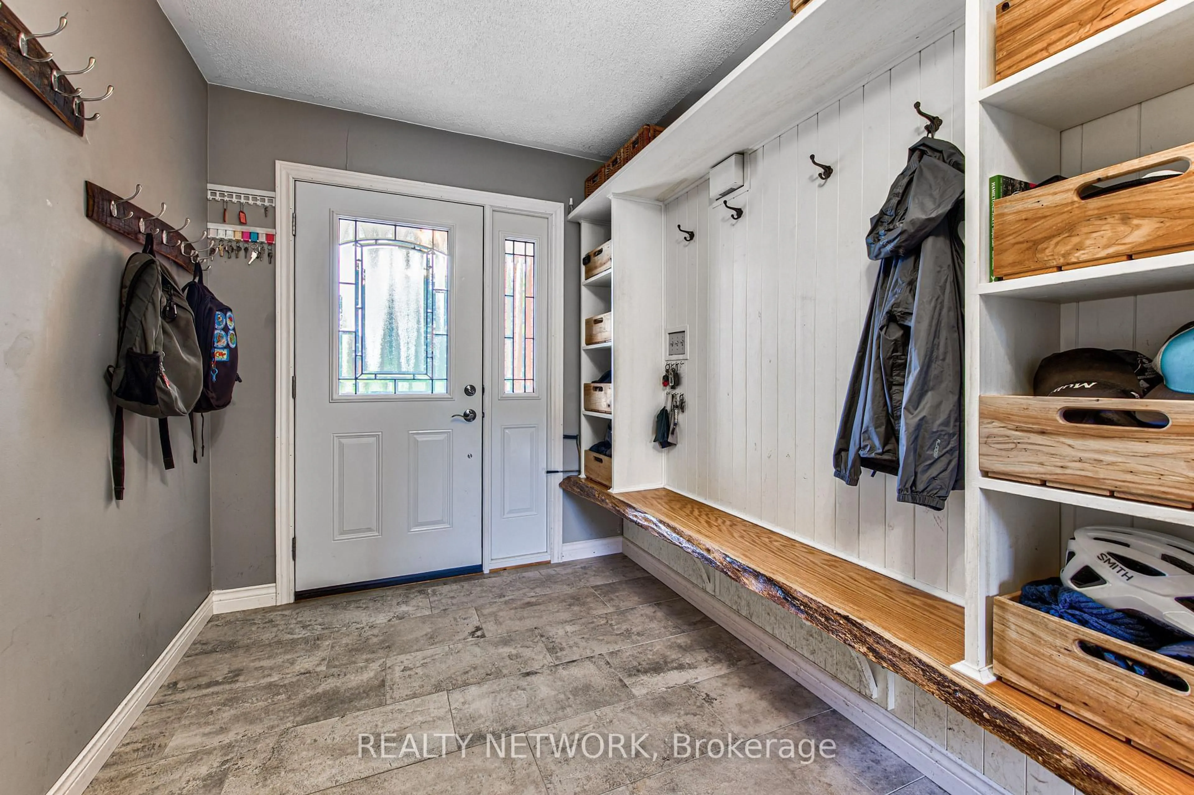 Indoor entryway for 40 Peter St, Brant Ontario N0E 1R0