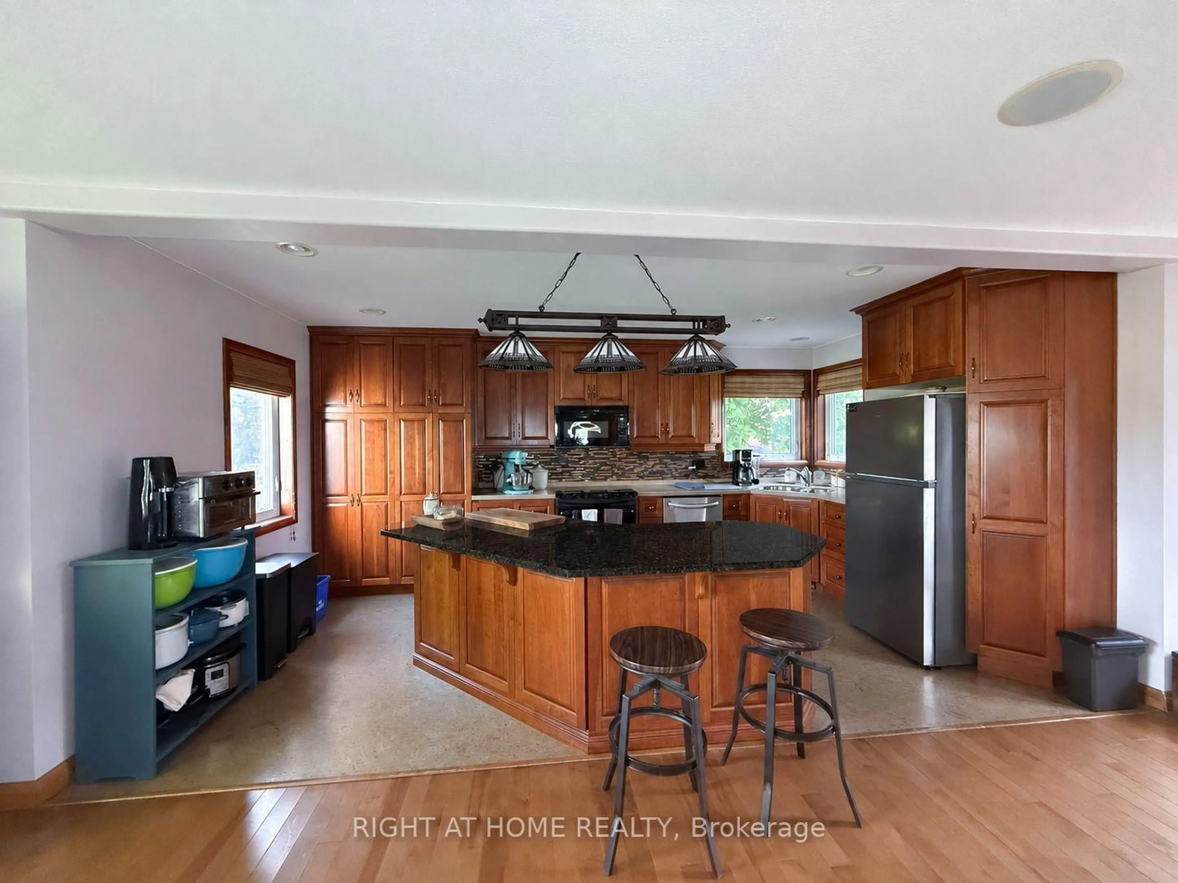 Open concept kitchen, unknown for 8192 Petrolia Line, Brooke-Alvinston Ontario N0N 1A0