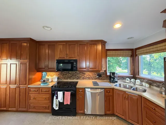 8192 Petrolia Line, Brooke-Alvinston 5