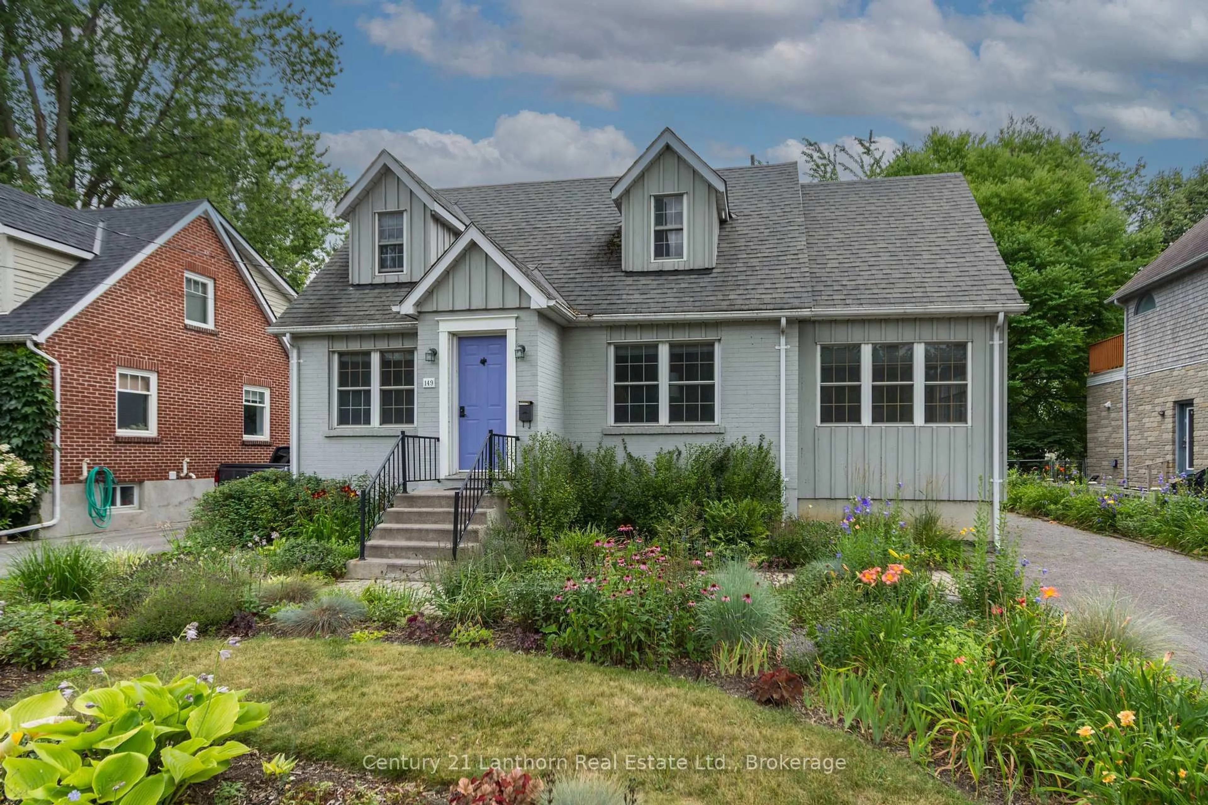 Home with brick exterior material, street for 149 Dufferin Ave, Belleville Ontario K8N 3W9