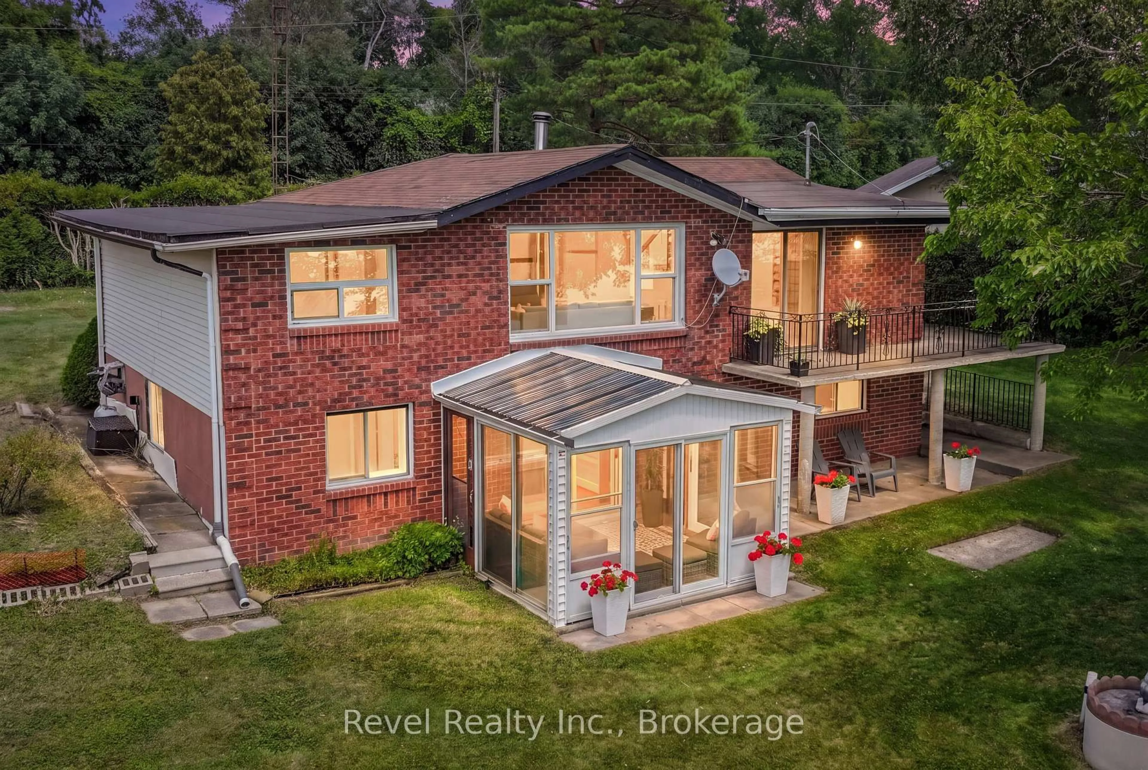 A pic from outside/outdoor area/front of a property/back of a property/a pic from drone, unknown for 79 Oakdene Cres, Kawartha Lakes Ontario K0M 2C0