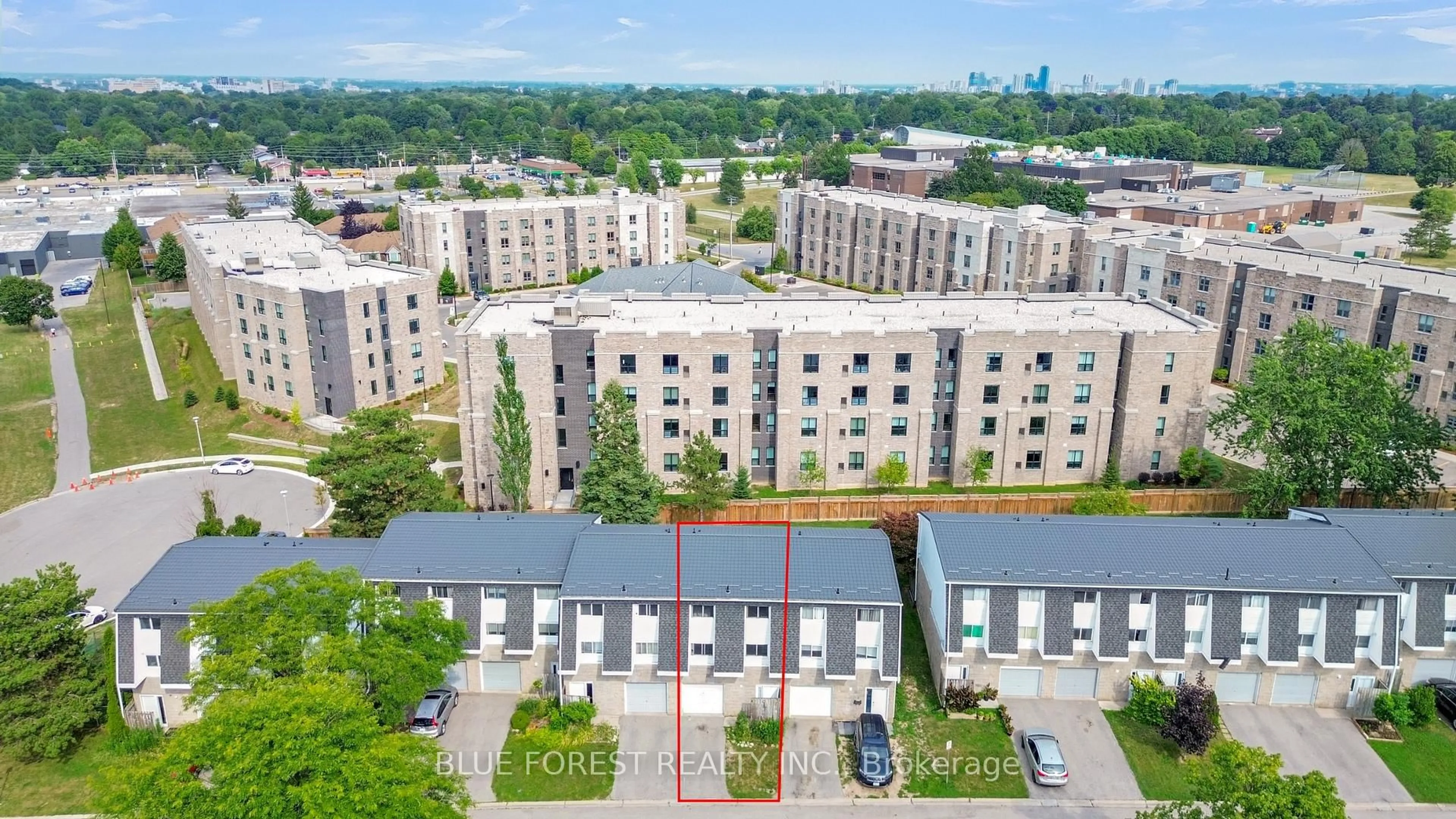 A pic from outside/outdoor area/front of a property/back of a property/a pic from drone, city buildings view from balcony for 40 Fairfax Crt #Unit 6, London North Ontario N6B 3Y3