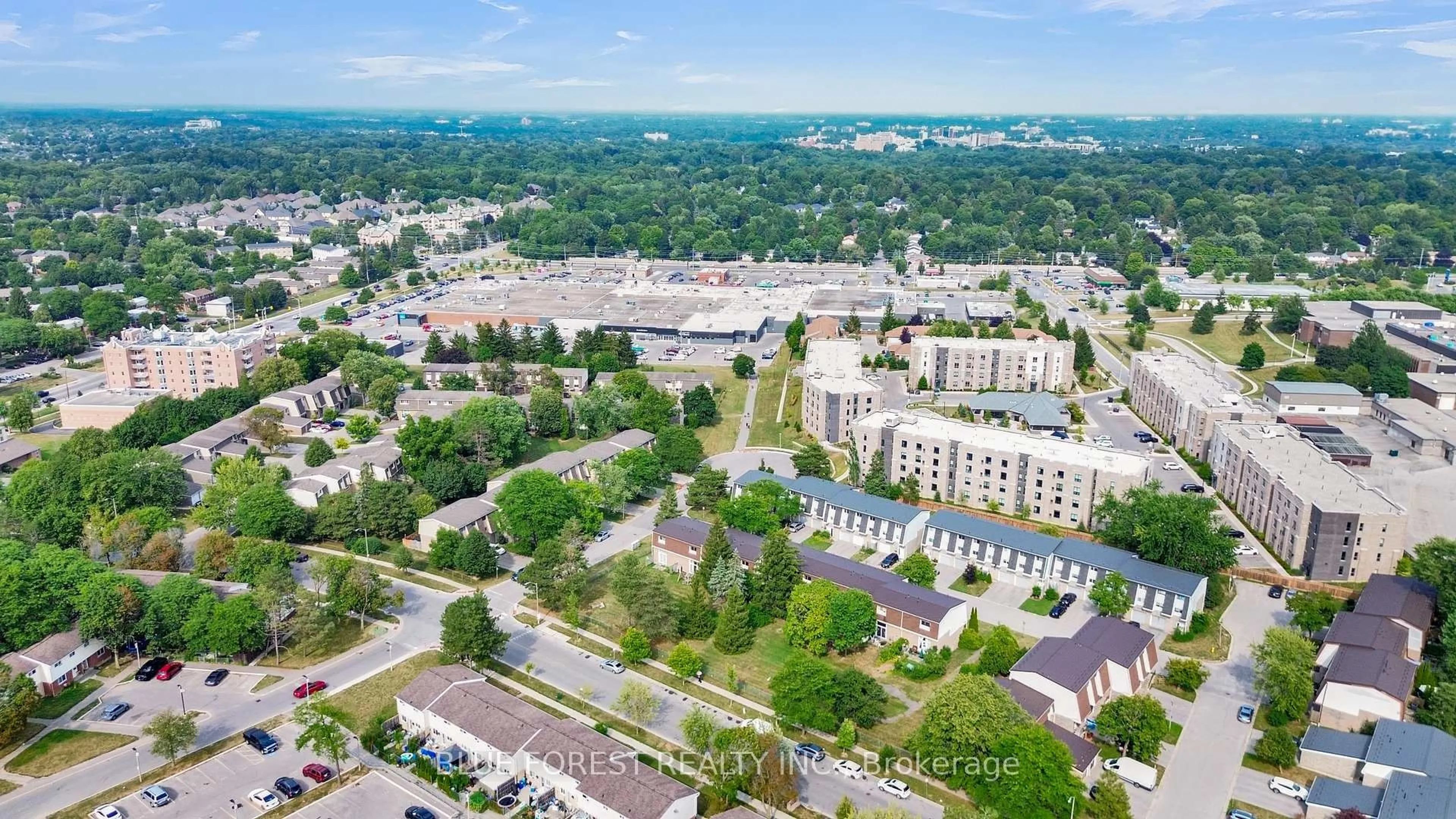 A pic from outside/outdoor area/front of a property/back of a property/a pic from drone, city buildings view from balcony for 40 Fairfax Crt #Unit 6, London North Ontario N6B 3Y3