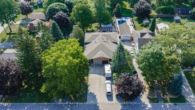 54 Coleman St, Huron East 2