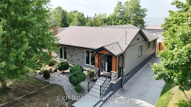 17 Greenfield Crt, London South 3