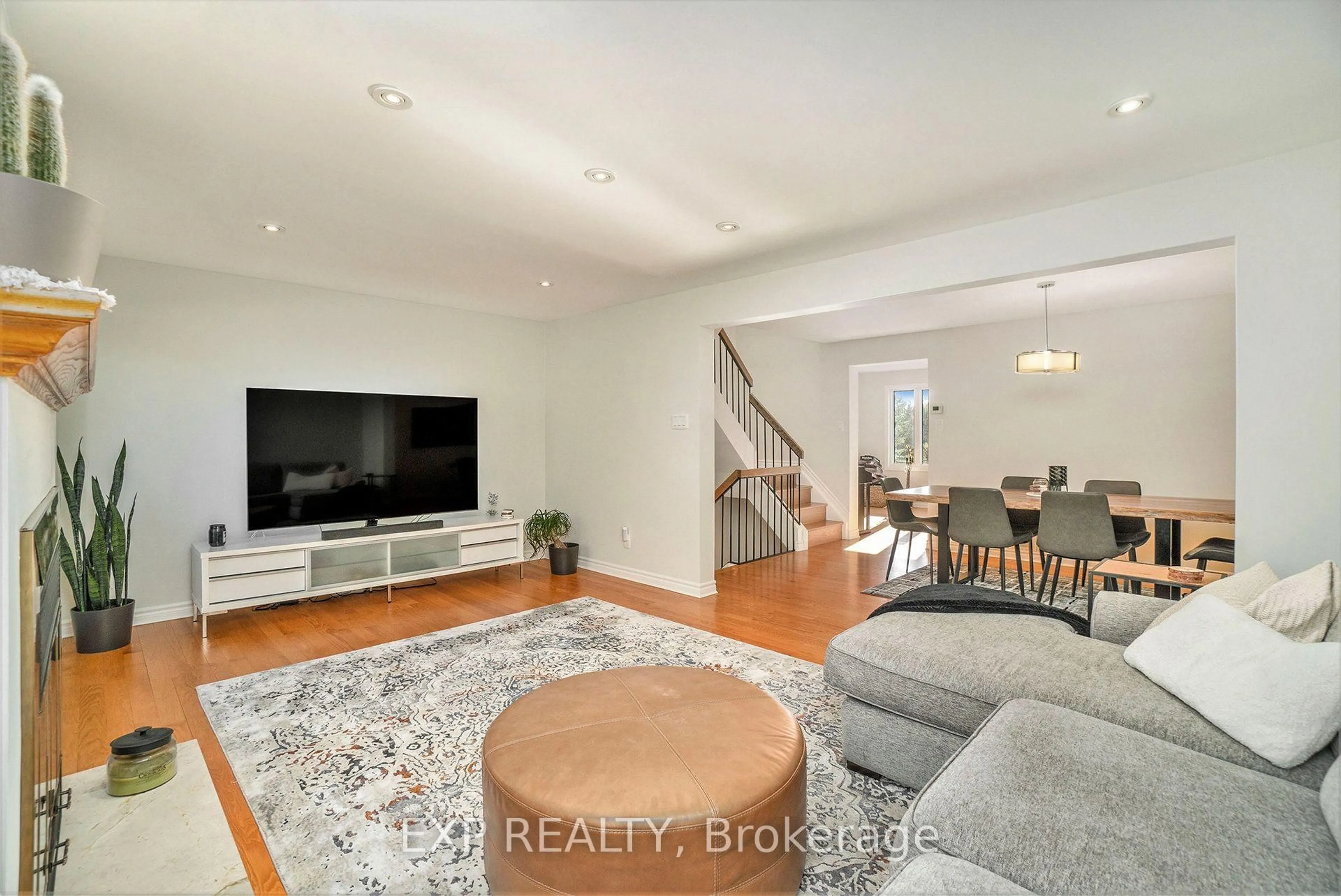 Living room with furniture, unknown for 6667 Bilberry Dr, Ottawa Ontario K1C 4N5