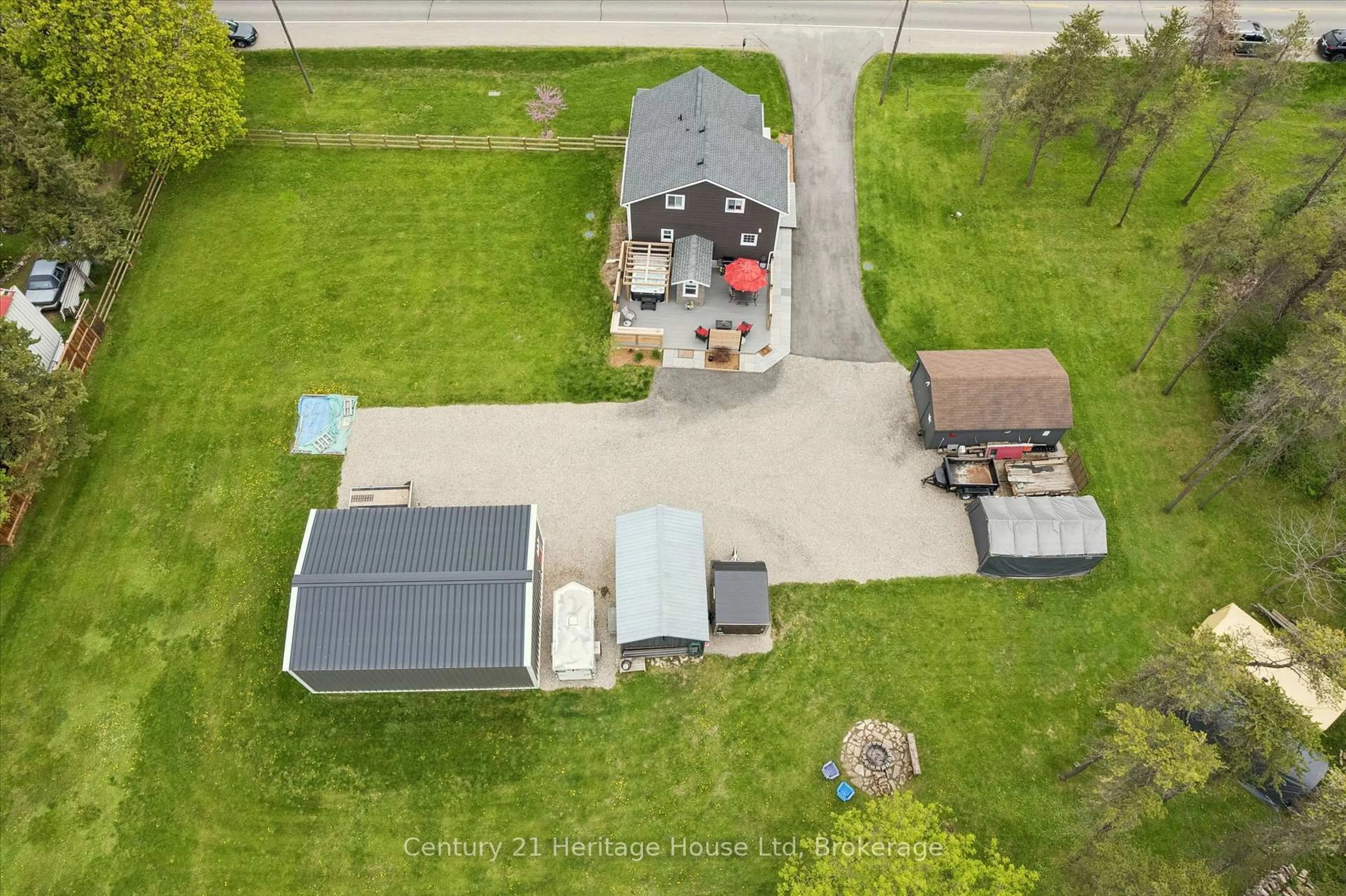 A pic from outside/outdoor area/front of a property/back of a property/a pic from drone, street for 584077 Beachville Rd, South-West Oxford Ontario N5C 3J5